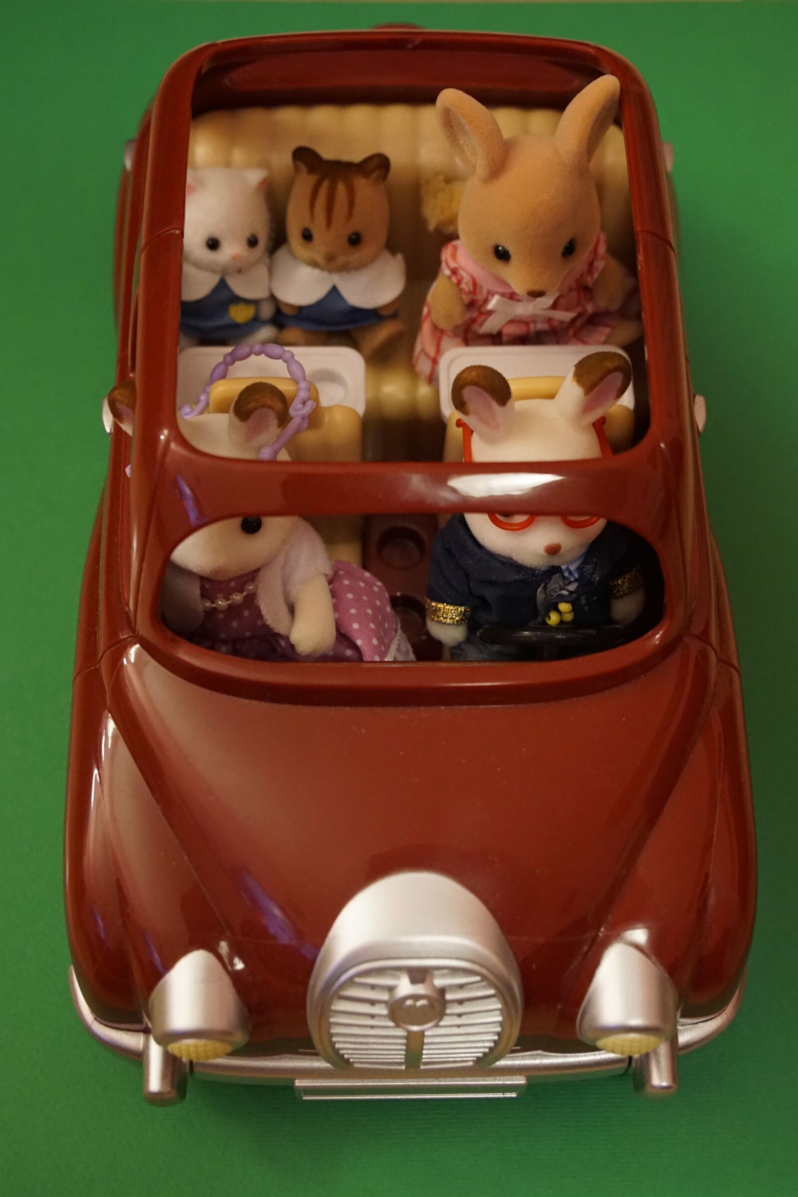 Sony a6000 + Sony Vario-Tessar T* E 16-70mm F4 ZA OSS sample photo. Toys, car, funny photography