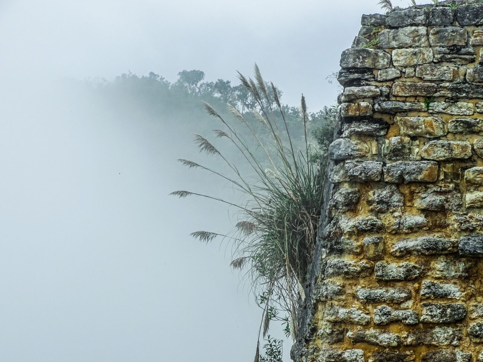Sony Cyber-shot DSC-HX400V sample photo. Fog, fortress, architecture photography