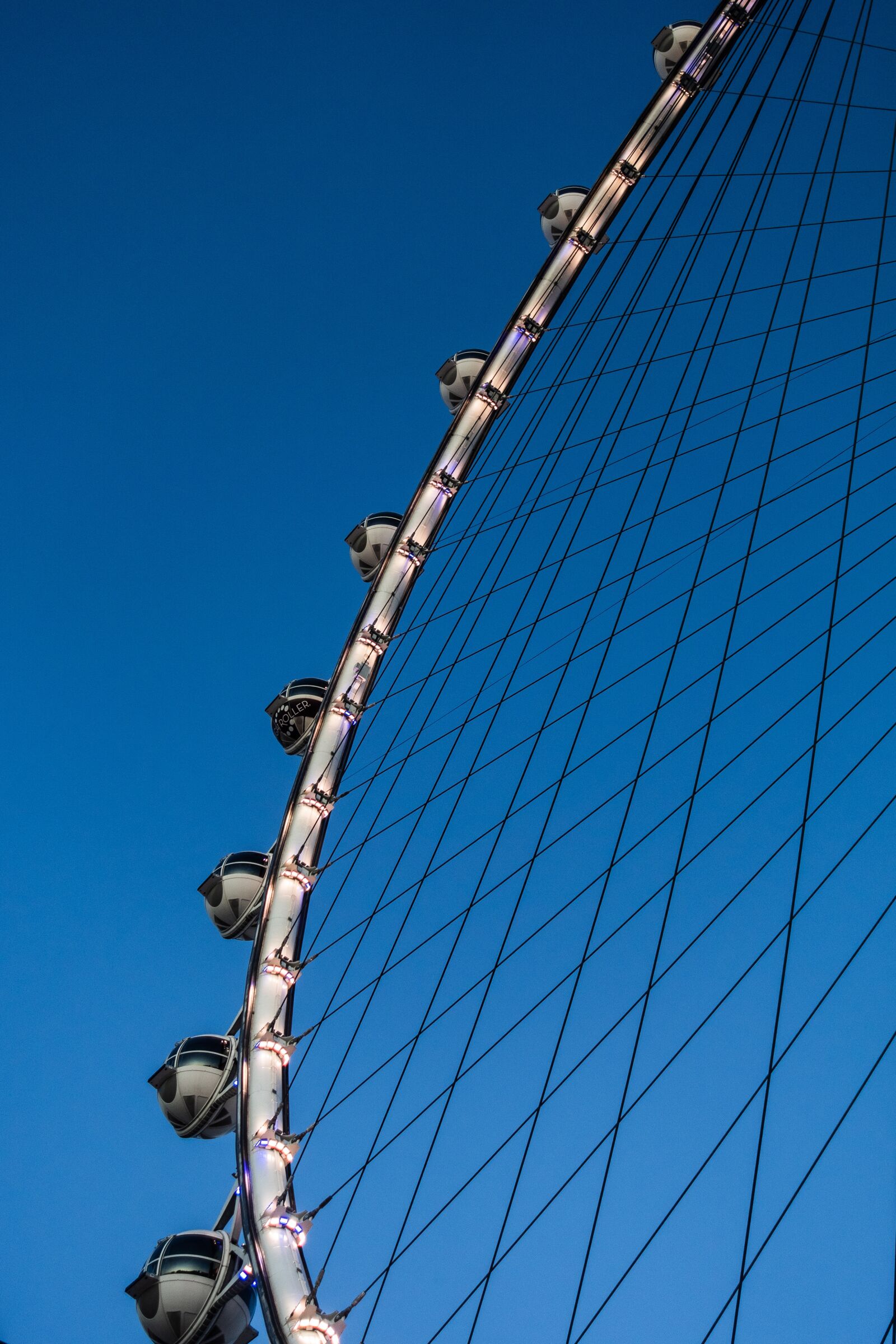 Sony DSC-RX100M5A sample photo. Ferris wheel, blue, ride photography