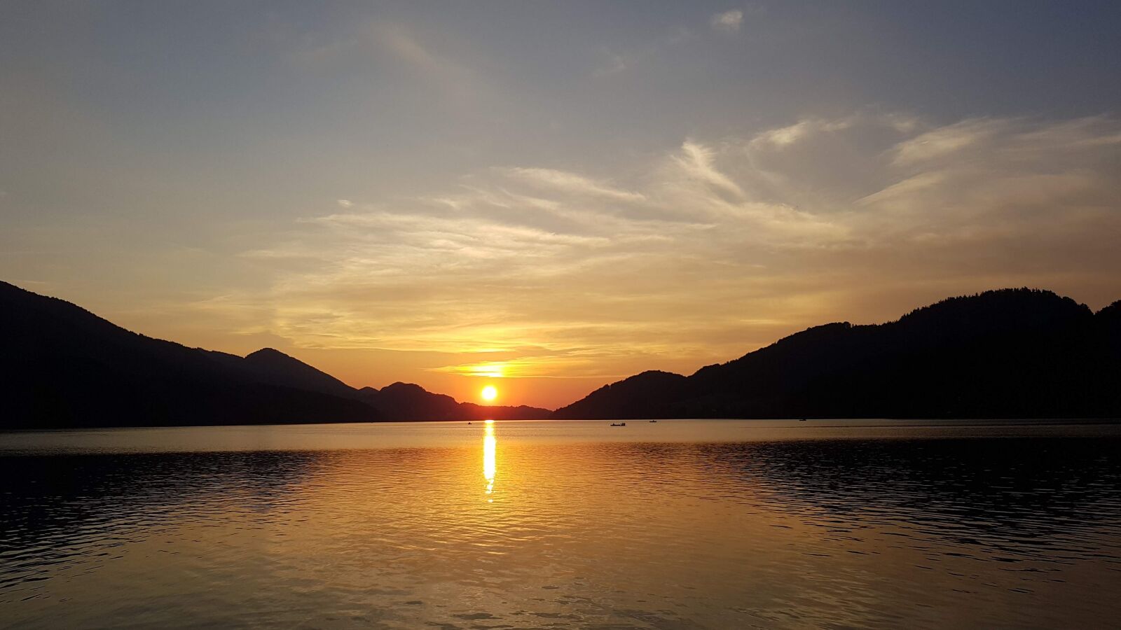 Samsung Galaxy S8+ sample photo. Sunset, lake, landscape photography