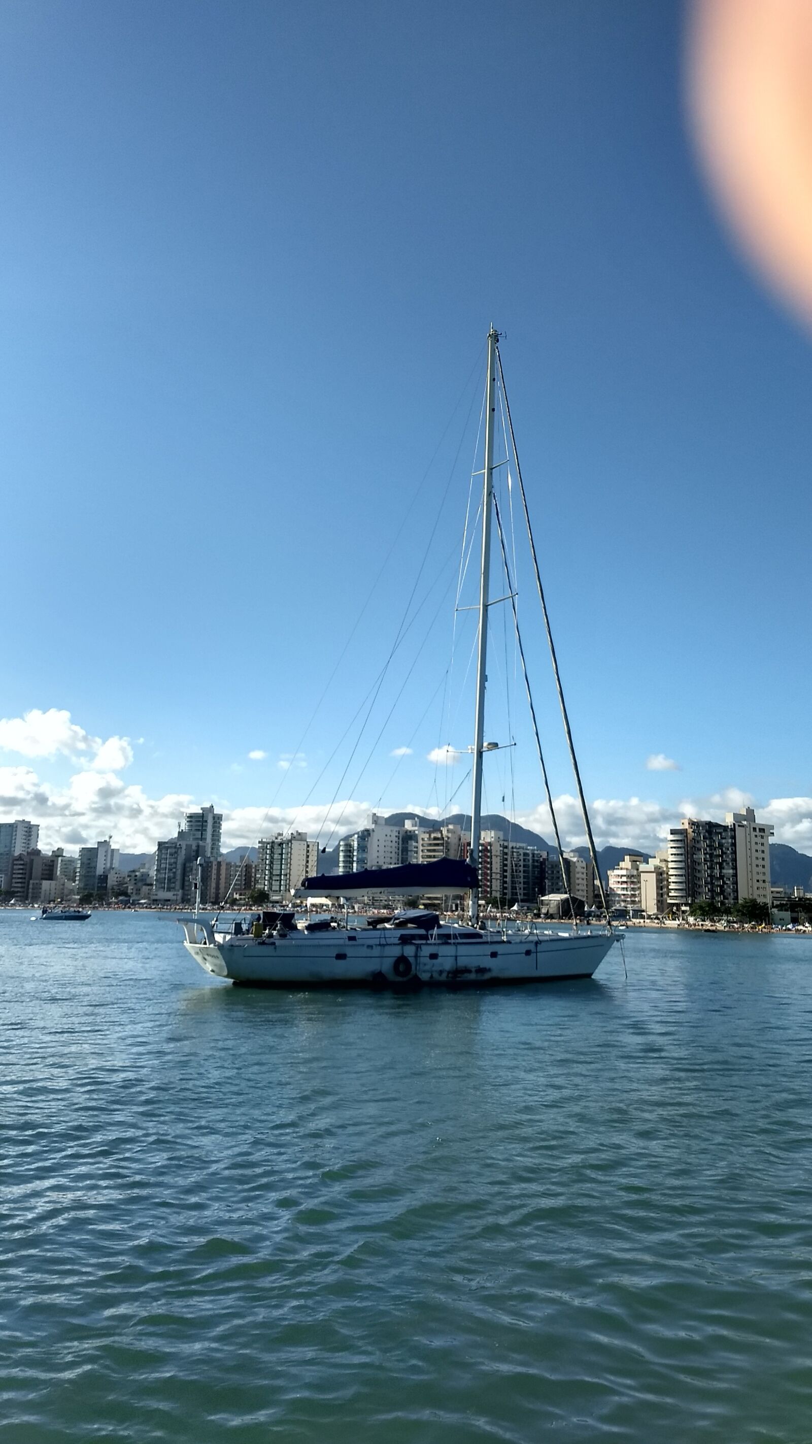 Motorola Moto Z (2) Play sample photo. Boat, beach, mar photography