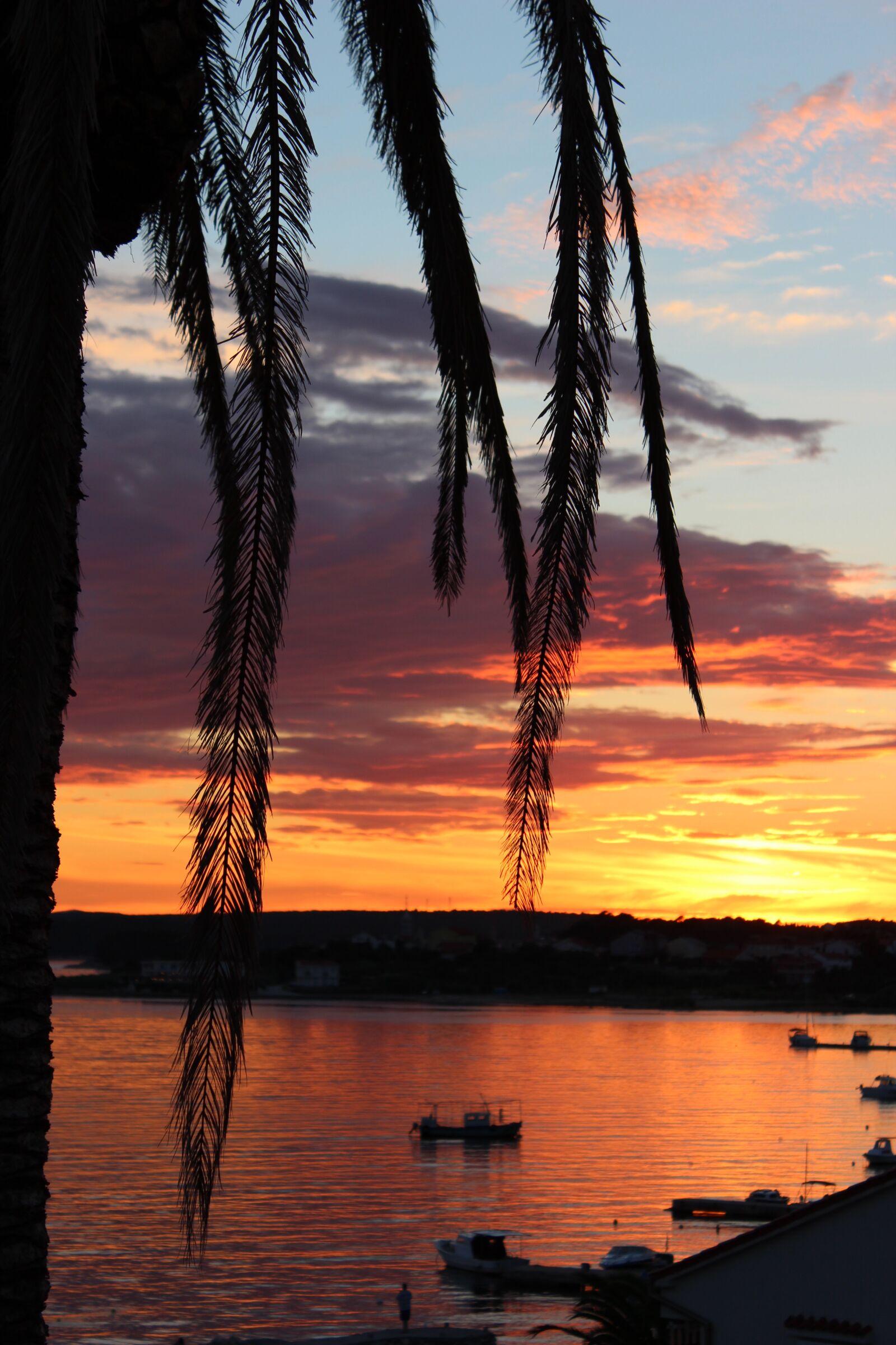 Canon EOS 600D (Rebel EOS T3i / EOS Kiss X5) sample photo. Sunset, sea, vacations photography