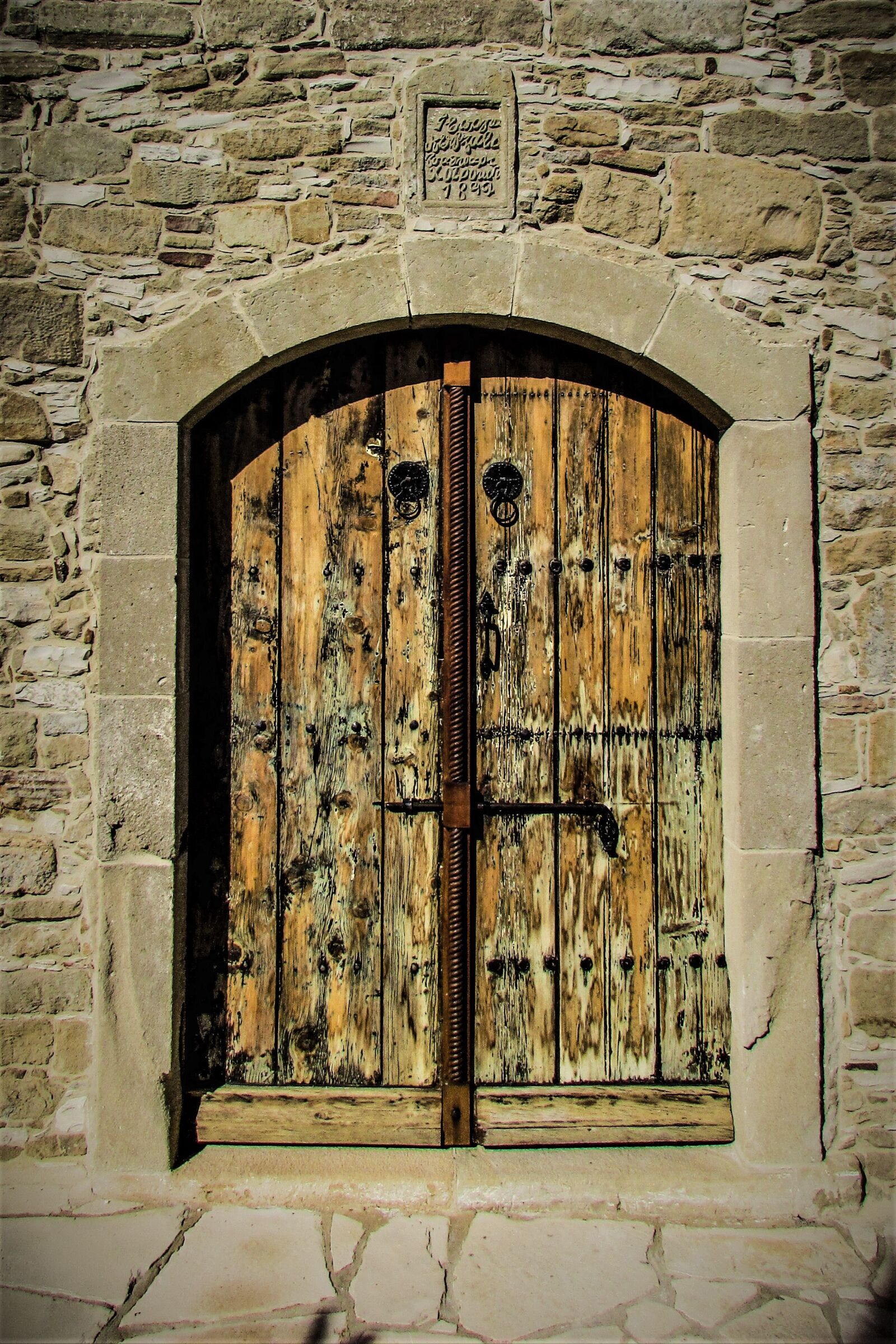 Canon PowerShot SX400 IS sample photo. Door, wooden, old photography