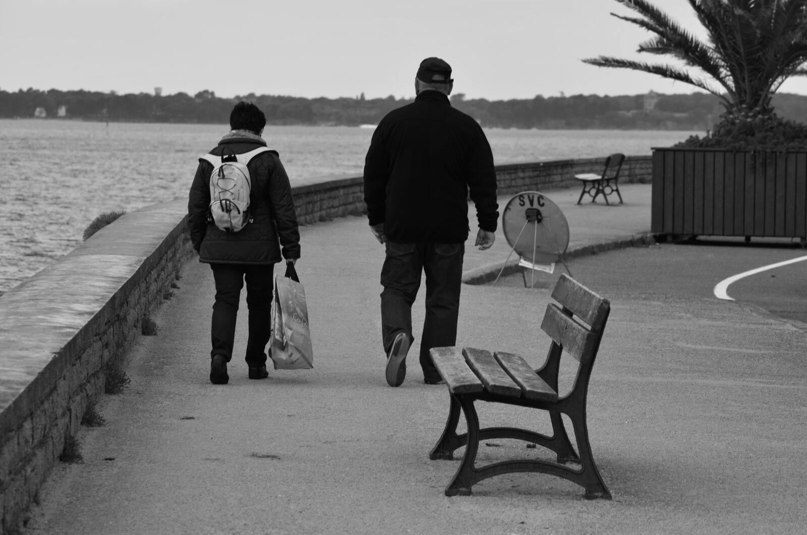 Nikon D5200 sample photo. Walkers, couple, relax photography