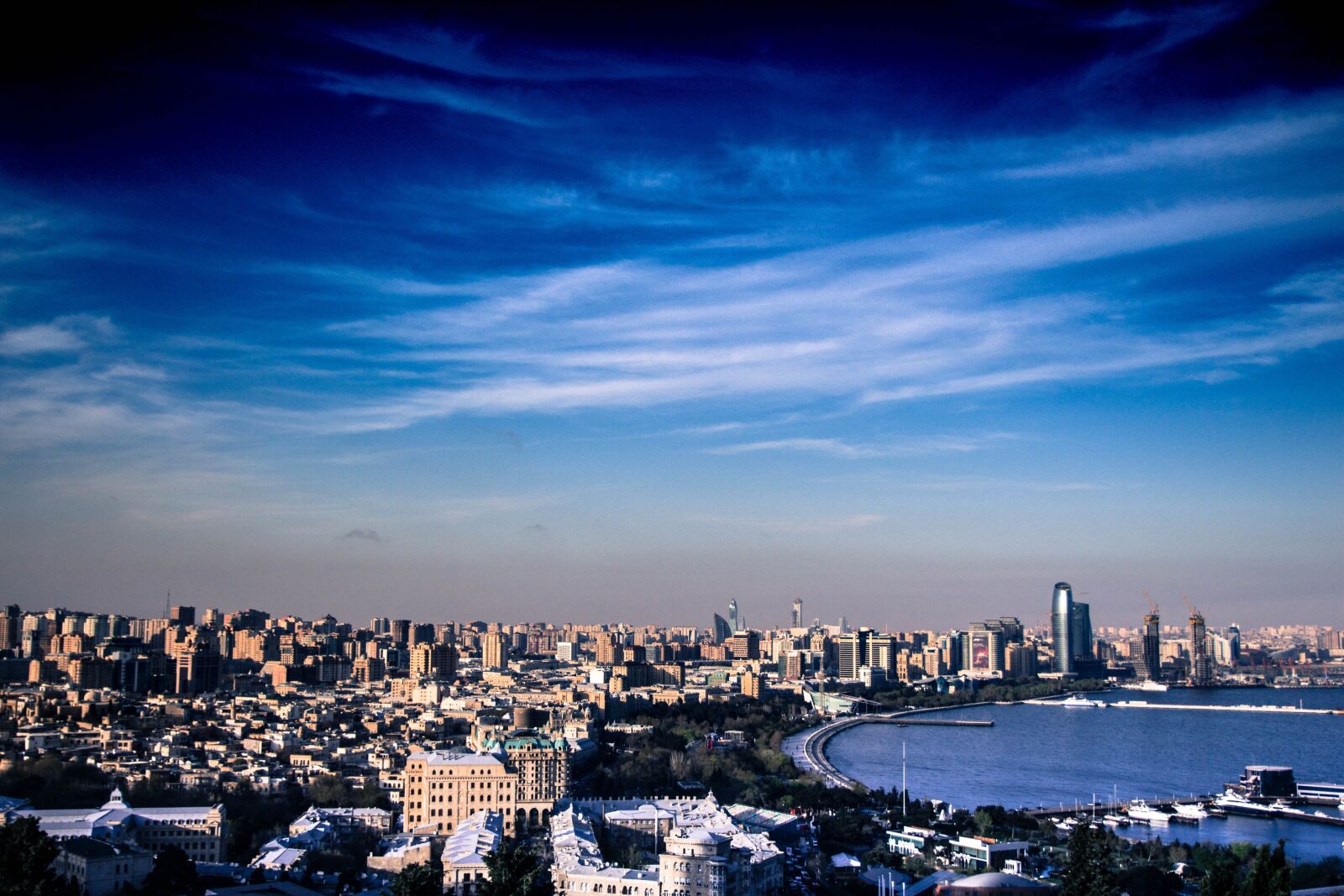 Canon EOS 650D (EOS Rebel T4i / EOS Kiss X6i) sample photo. City, cityscape, architecture photography