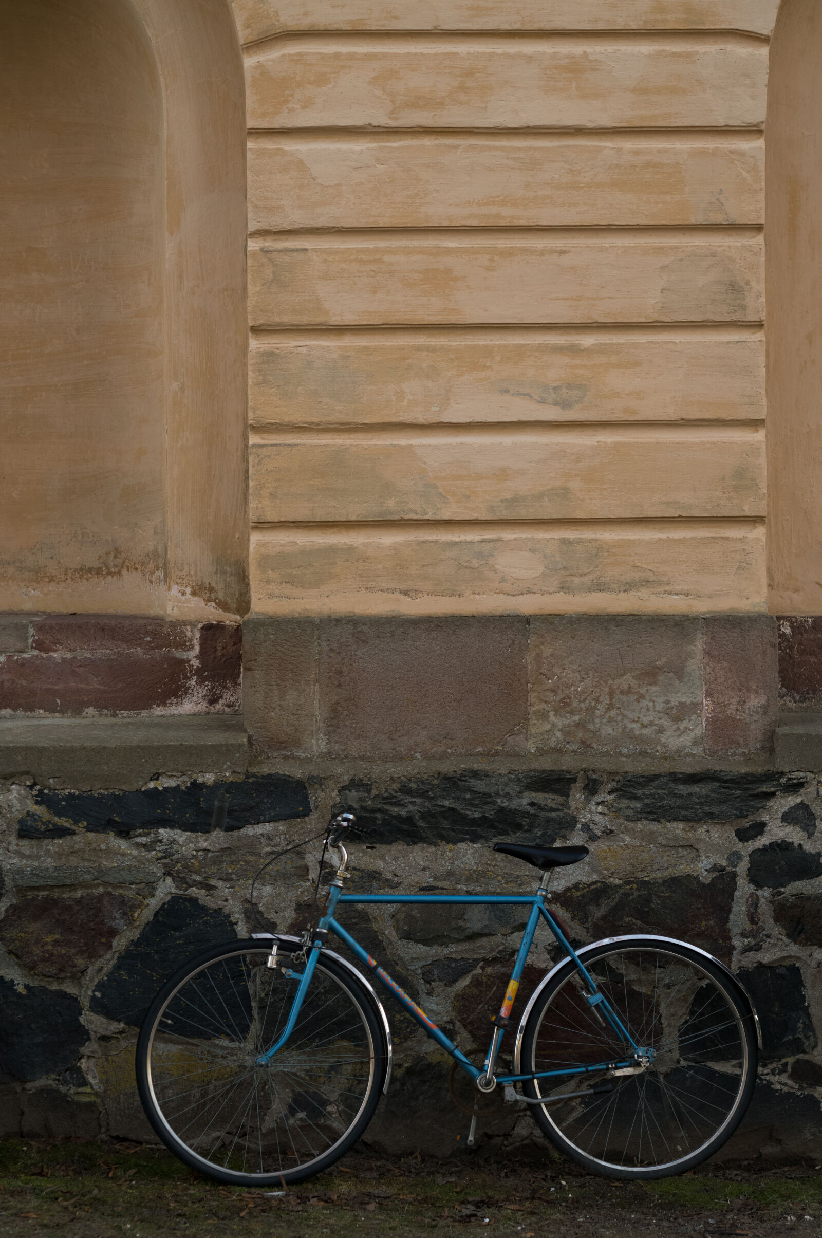 Leica APO-Summicron-M 75mm F2 ASPH sample photo. Bicycle by the wall photography
