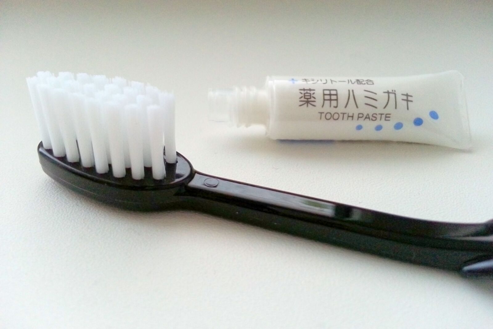 Samsung Galaxy Note4 sample photo. Toothpaste, toothbrush, head photography
