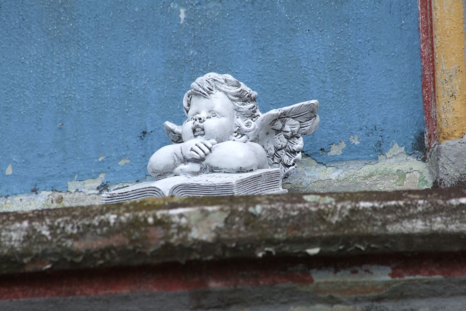 Fujifilm FinePix S100fs sample photo. Angel, cherub, monument photography