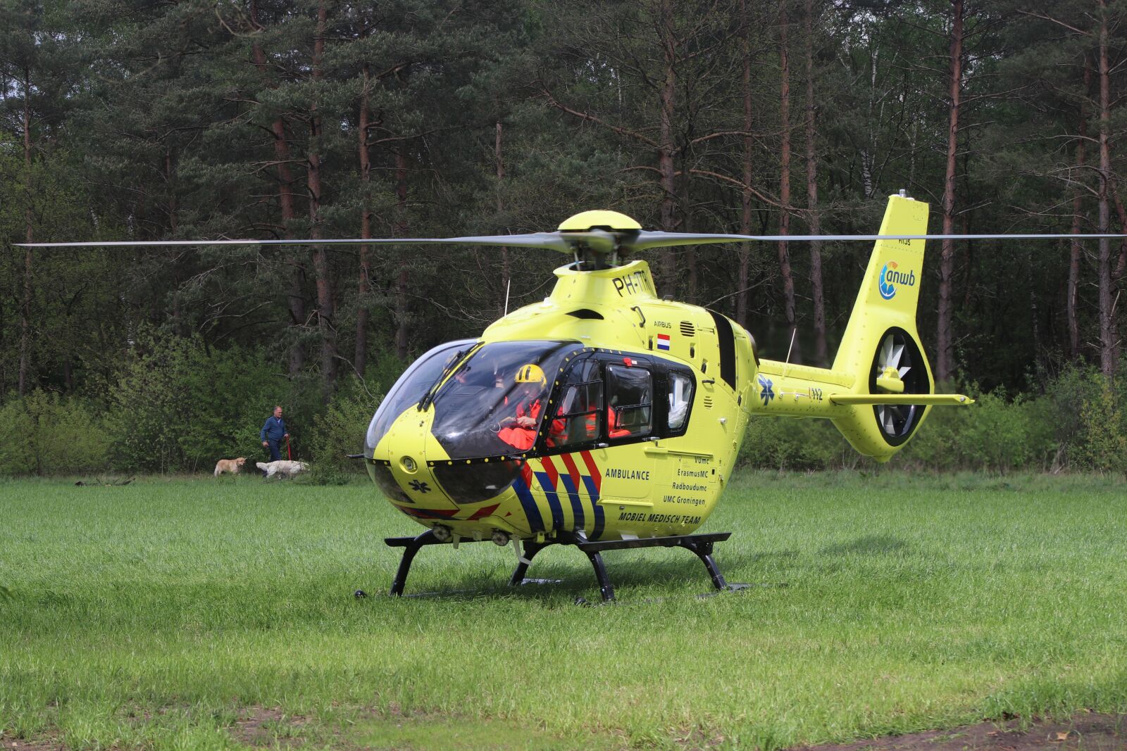 Canon EOS 80D sample photo. Trauma helicopter, ambulancehelikopter, 112 photography