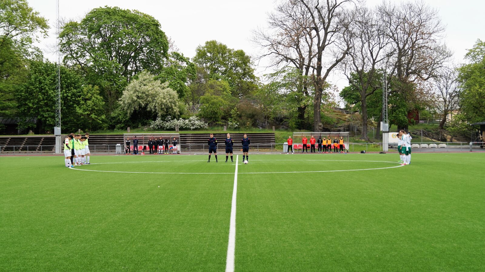 Sony DT 18-55mm F3.5-5.6 SAM II sample photo. Soccer, pitch, team photography