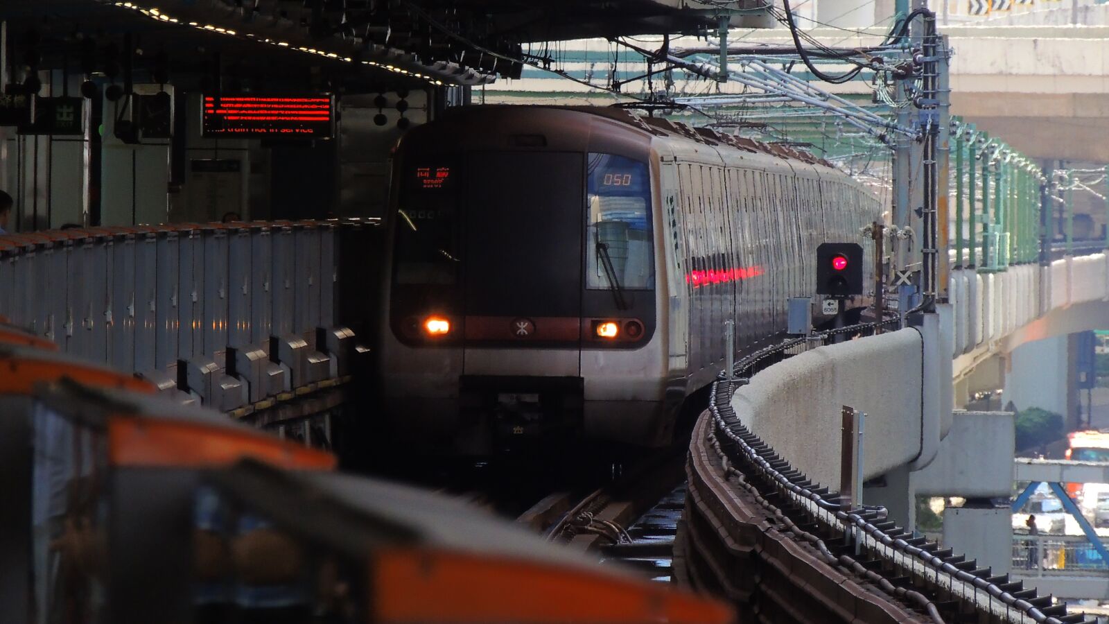 Nikon Coolpix P510 sample photo. Hongkong, train, rail photography