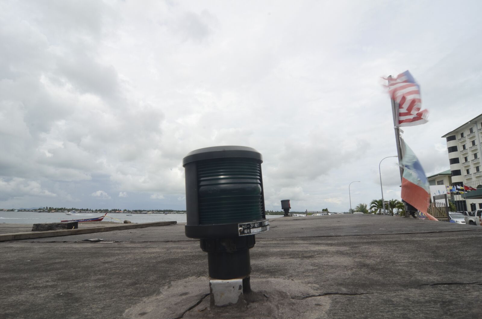 Nikon D7000 sample photo. Boat, flag, port photography
