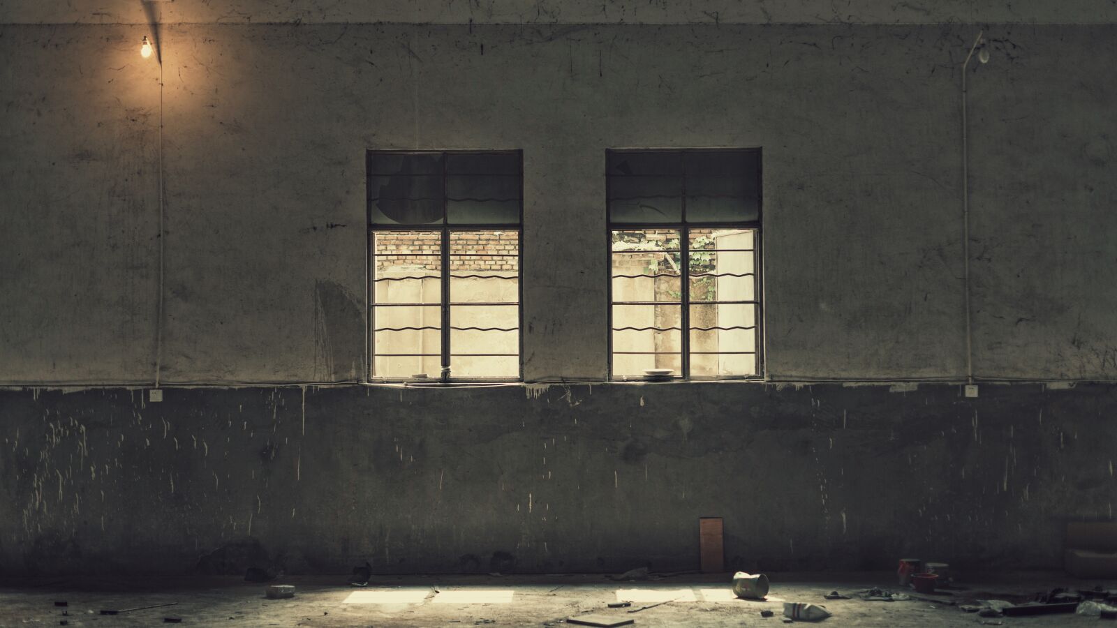 Canon EF 50mm F1.4 USM sample photo. Factory, old, window photography