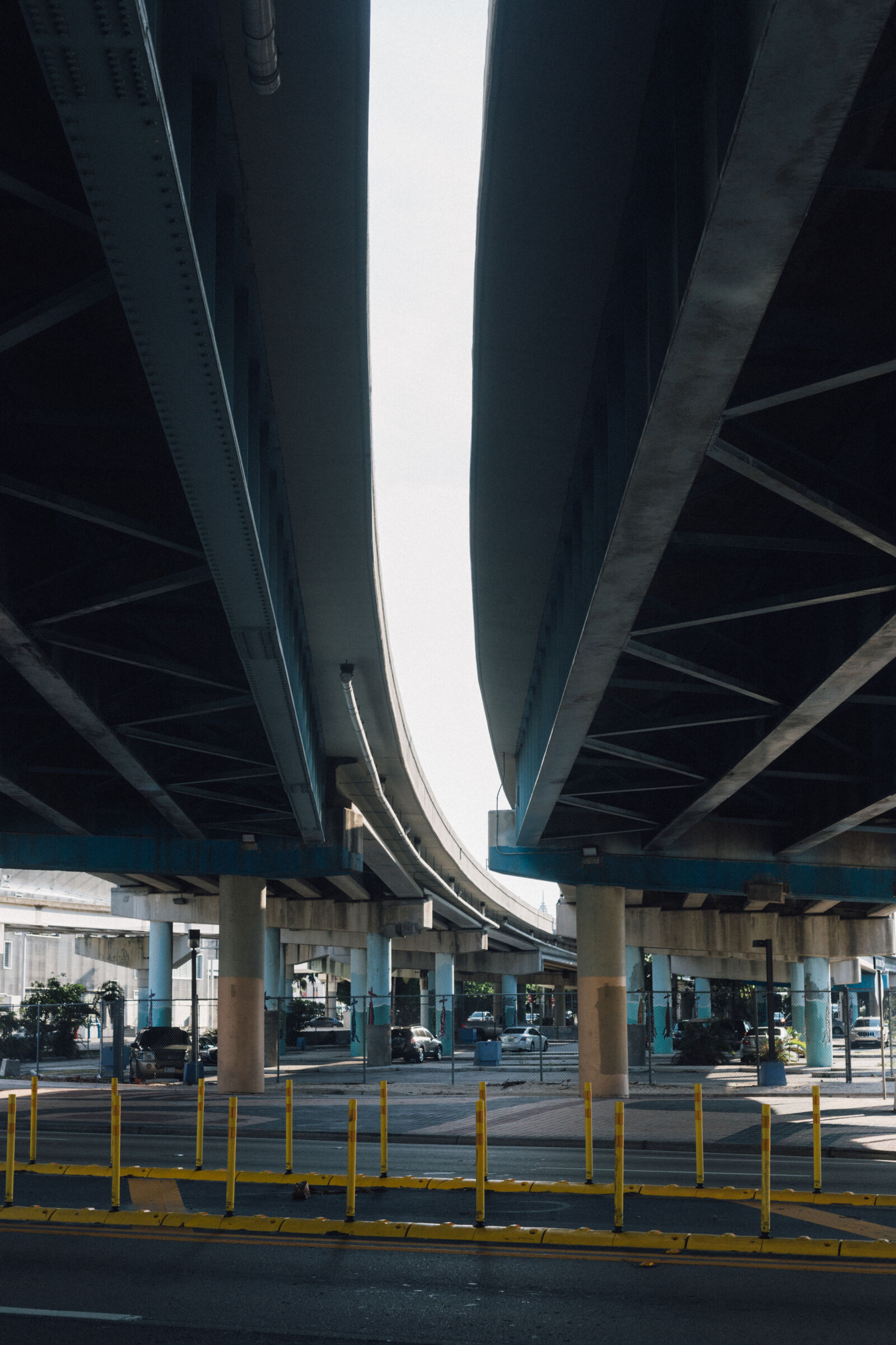 Canon EOS 6D + Canon EF 50mm F1.8 STM sample photo. Architecture, bridge, cars, city photography