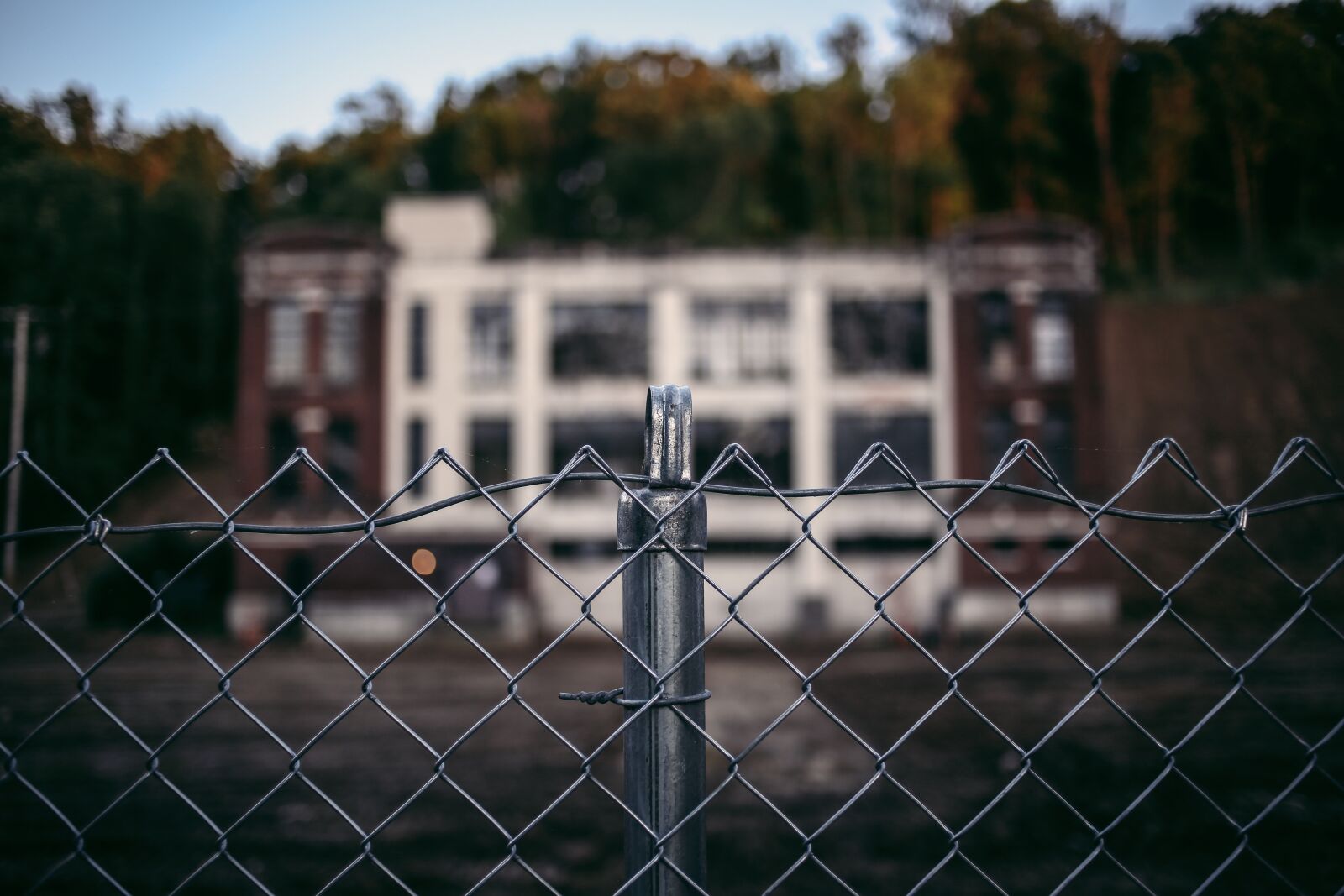 Canon EF 35mm F2 sample photo. Building, fence, macro photography