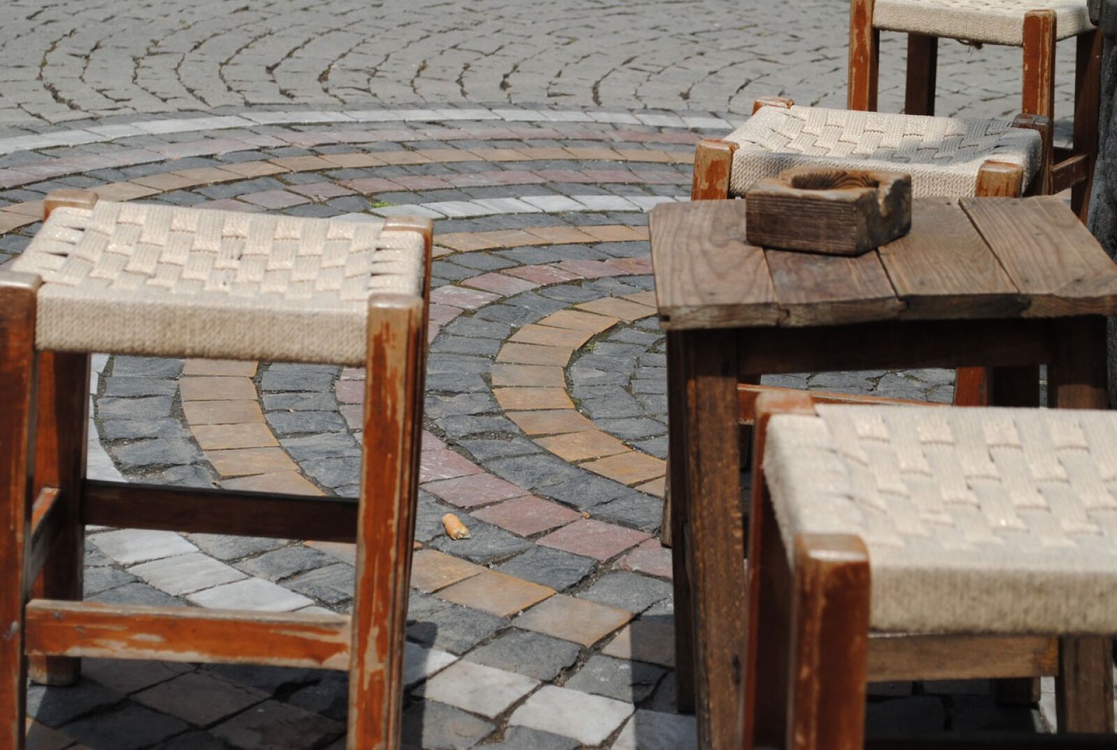 Nikon D3000 sample photo. Chair, stool, ashtray photography