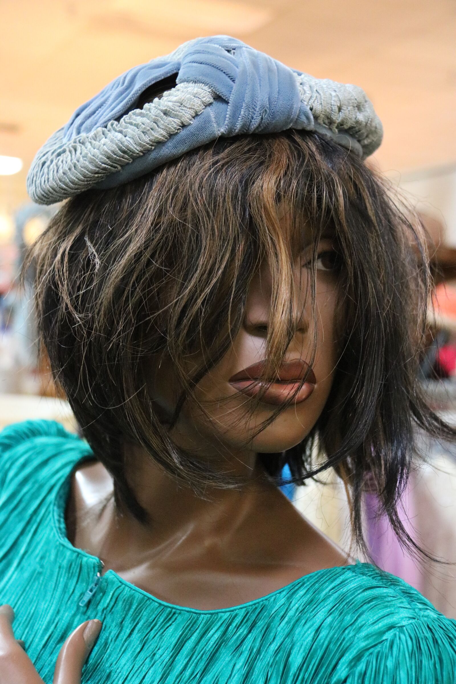 Canon EOS 750D (EOS Rebel T6i / EOS Kiss X8i) sample photo. Mannequin, female, woman photography