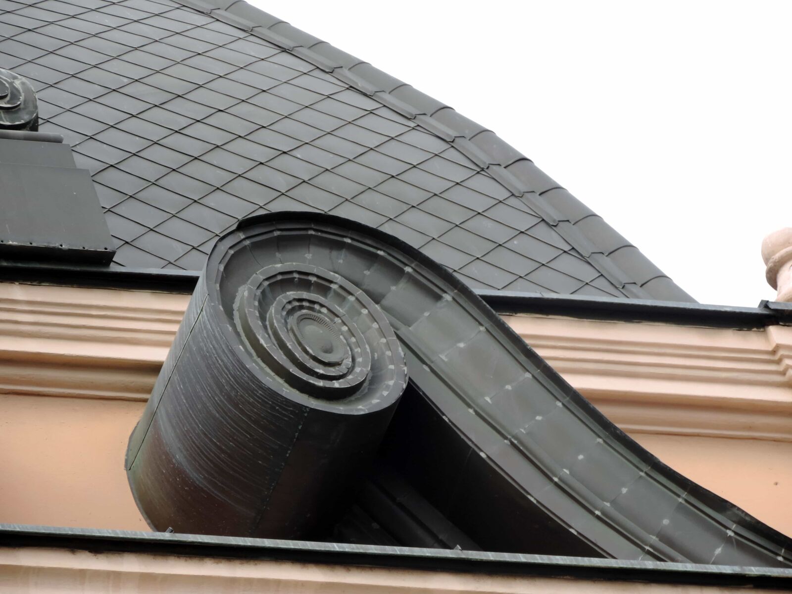 Nikon Coolpix P520 sample photo. Roof, architecture, dome, technology photography