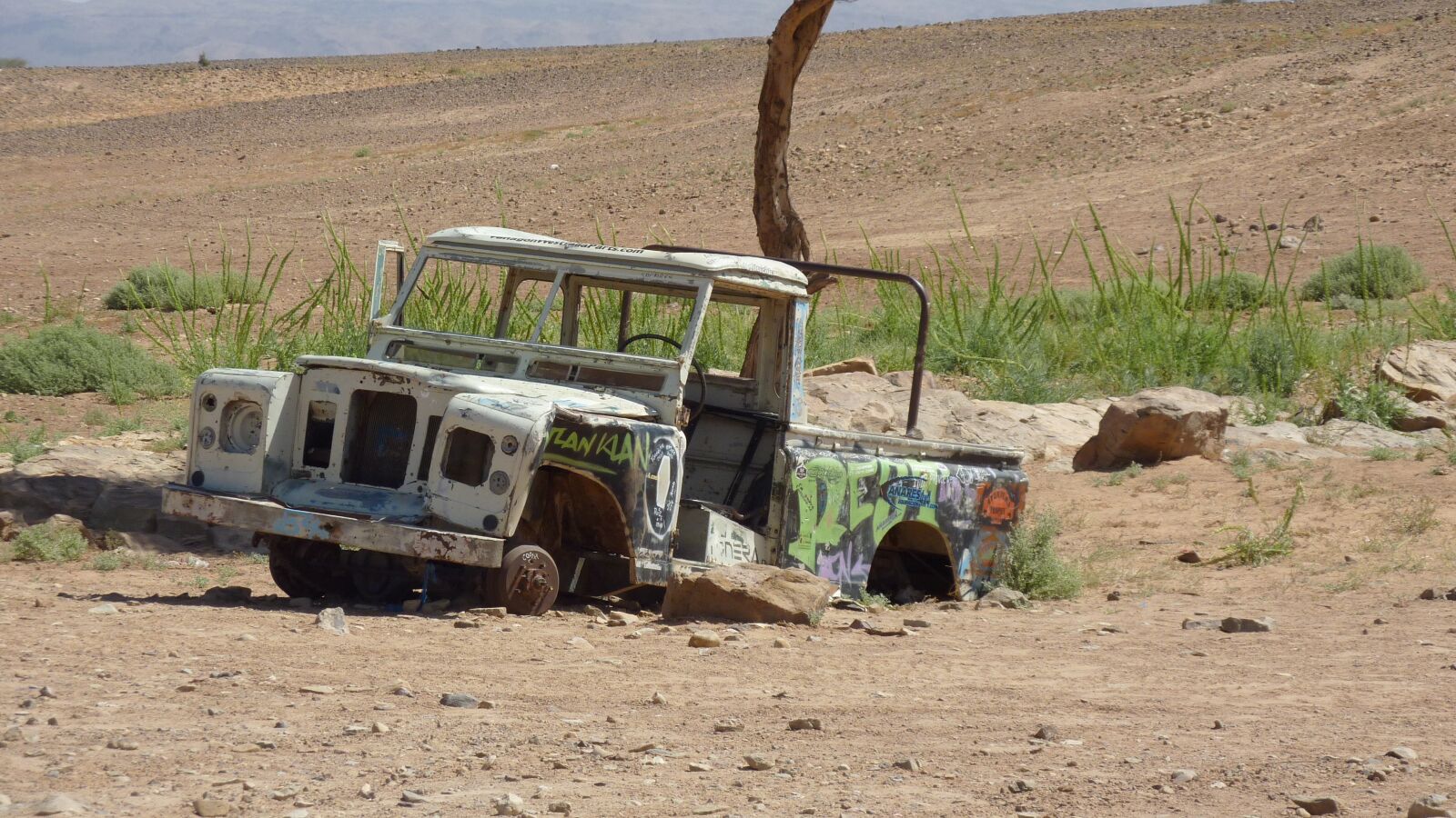 Panasonic DMC-TZ7 sample photo. Car, car wreck, jeep photography