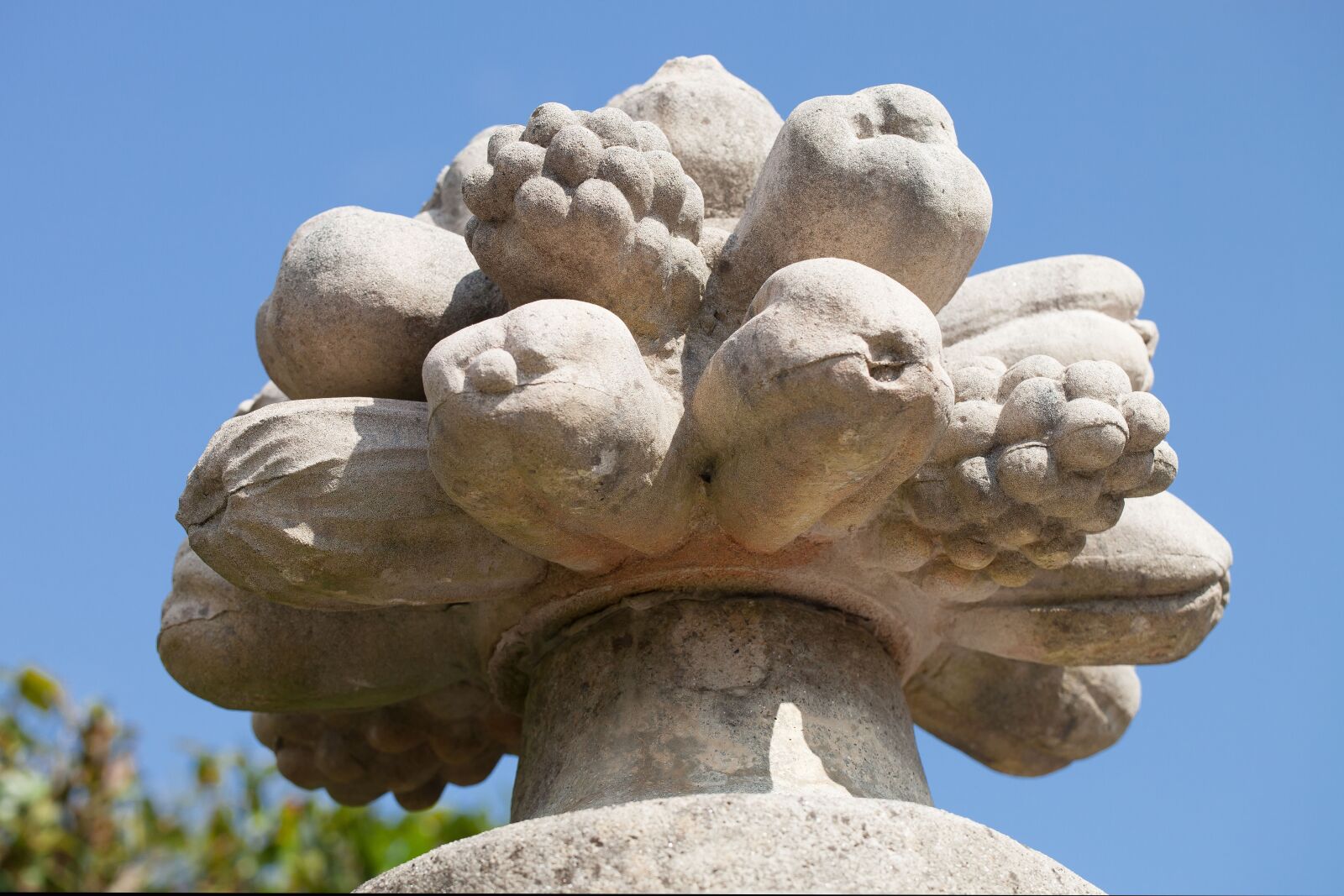 Canon EF 100mm F2.8L Macro IS USM sample photo. Sculpture, fruits, stone photography