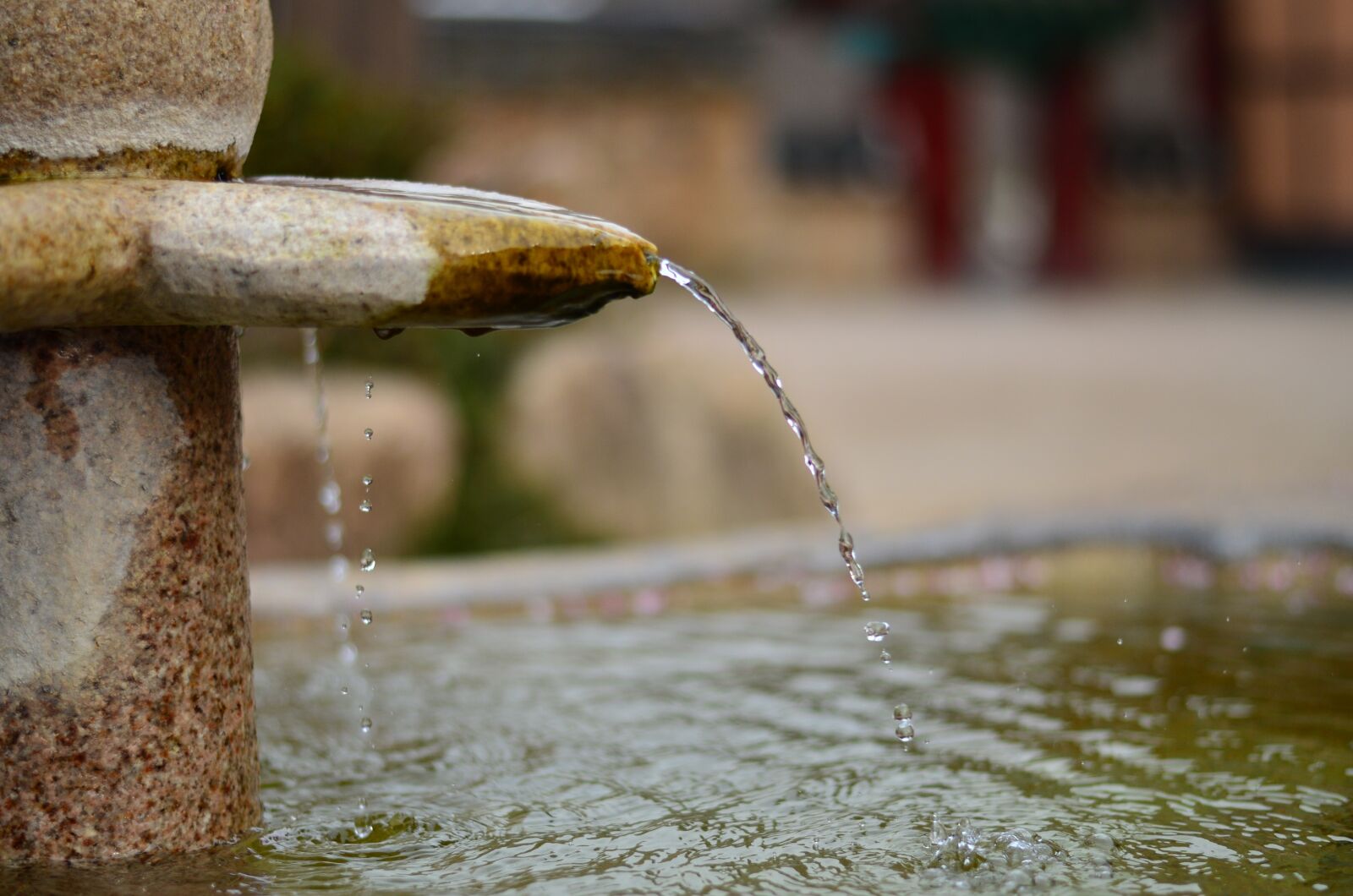 Nikon D7000 sample photo. Gutter, water, drop photography