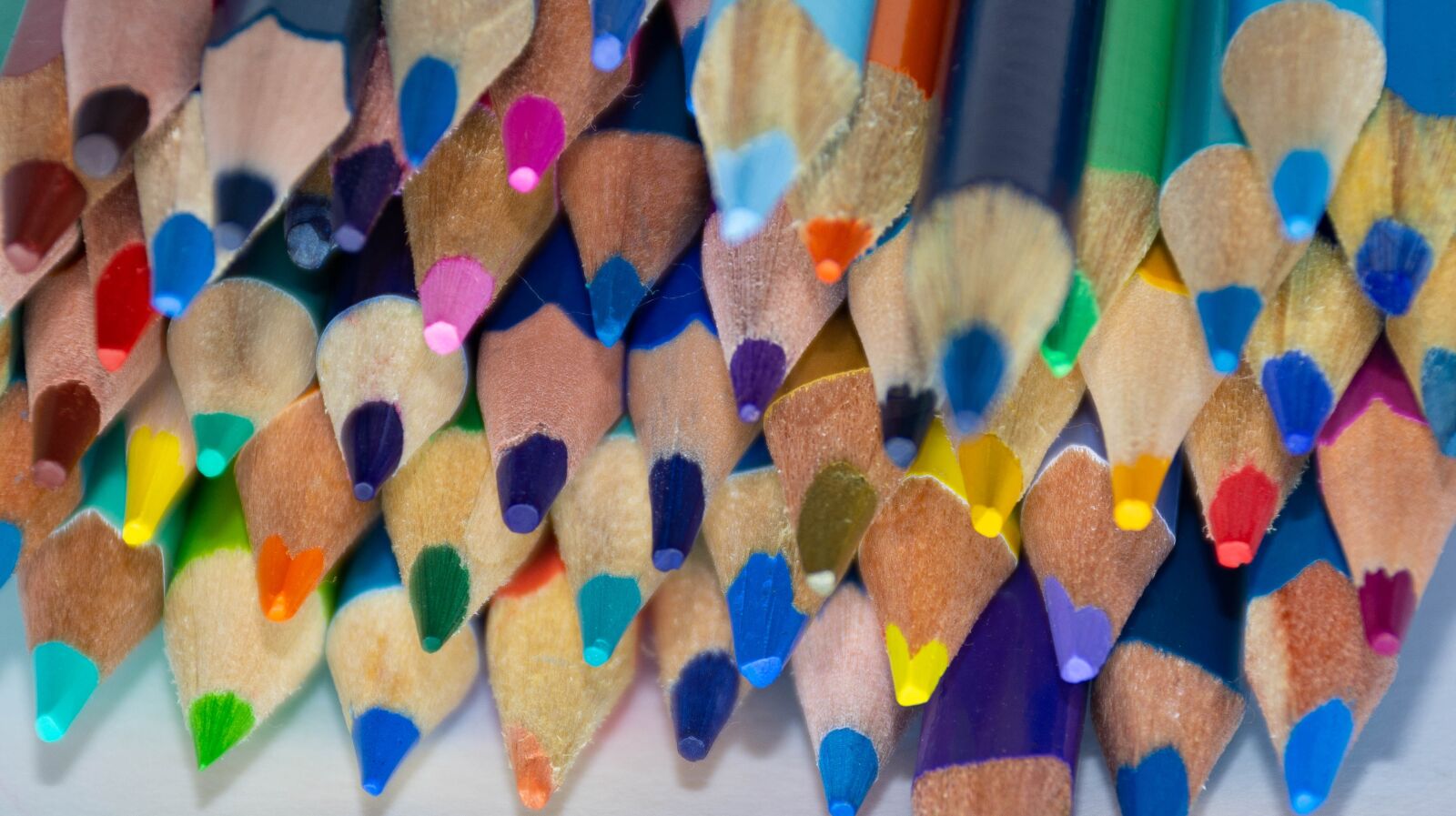 Nikon D7200 sample photo. Color, pencil, school photography