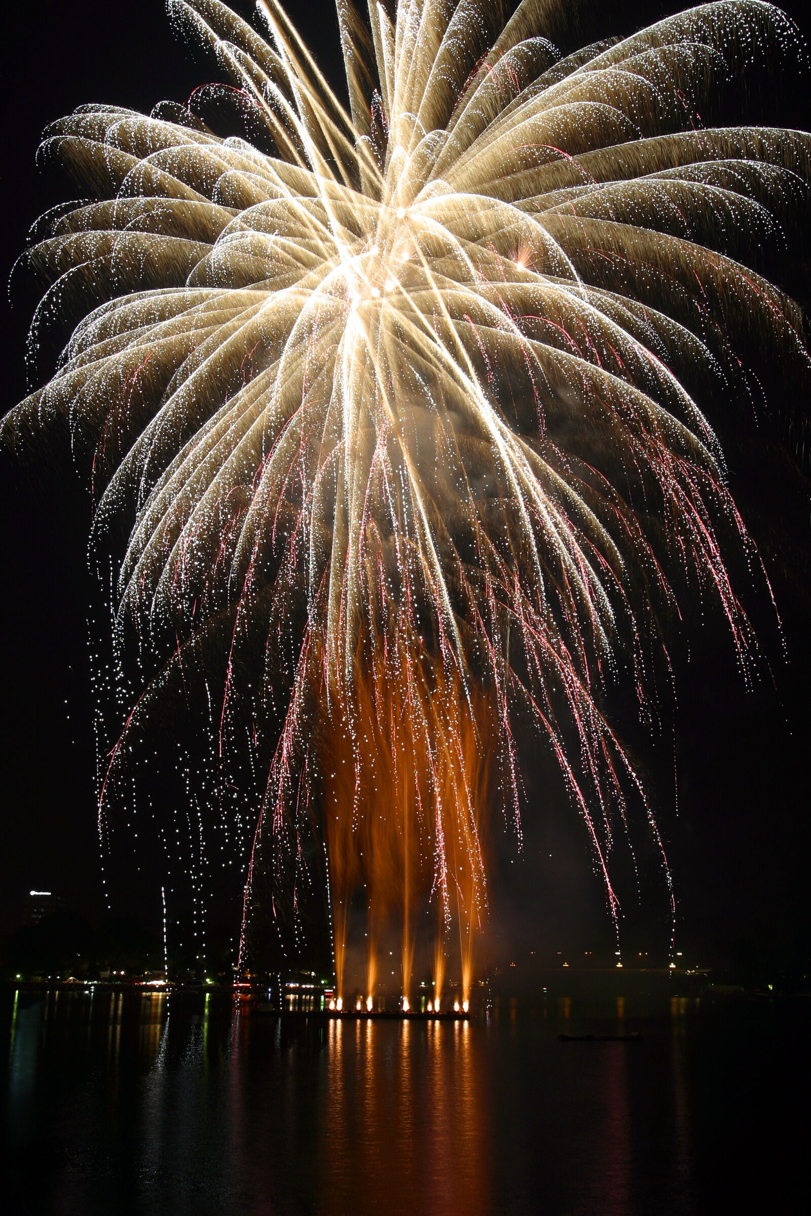 Canon EOS D60 sample photo. Firework photography