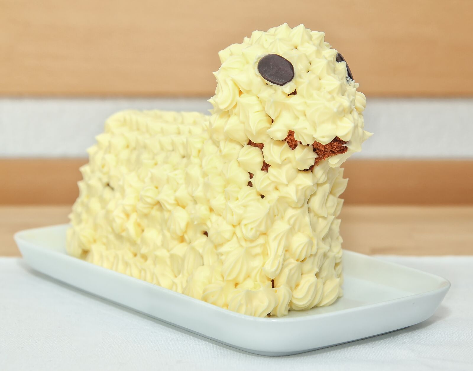 Canon EOS 550D (EOS Rebel T2i / EOS Kiss X4) sample photo. Food, dessert, buttercream photography