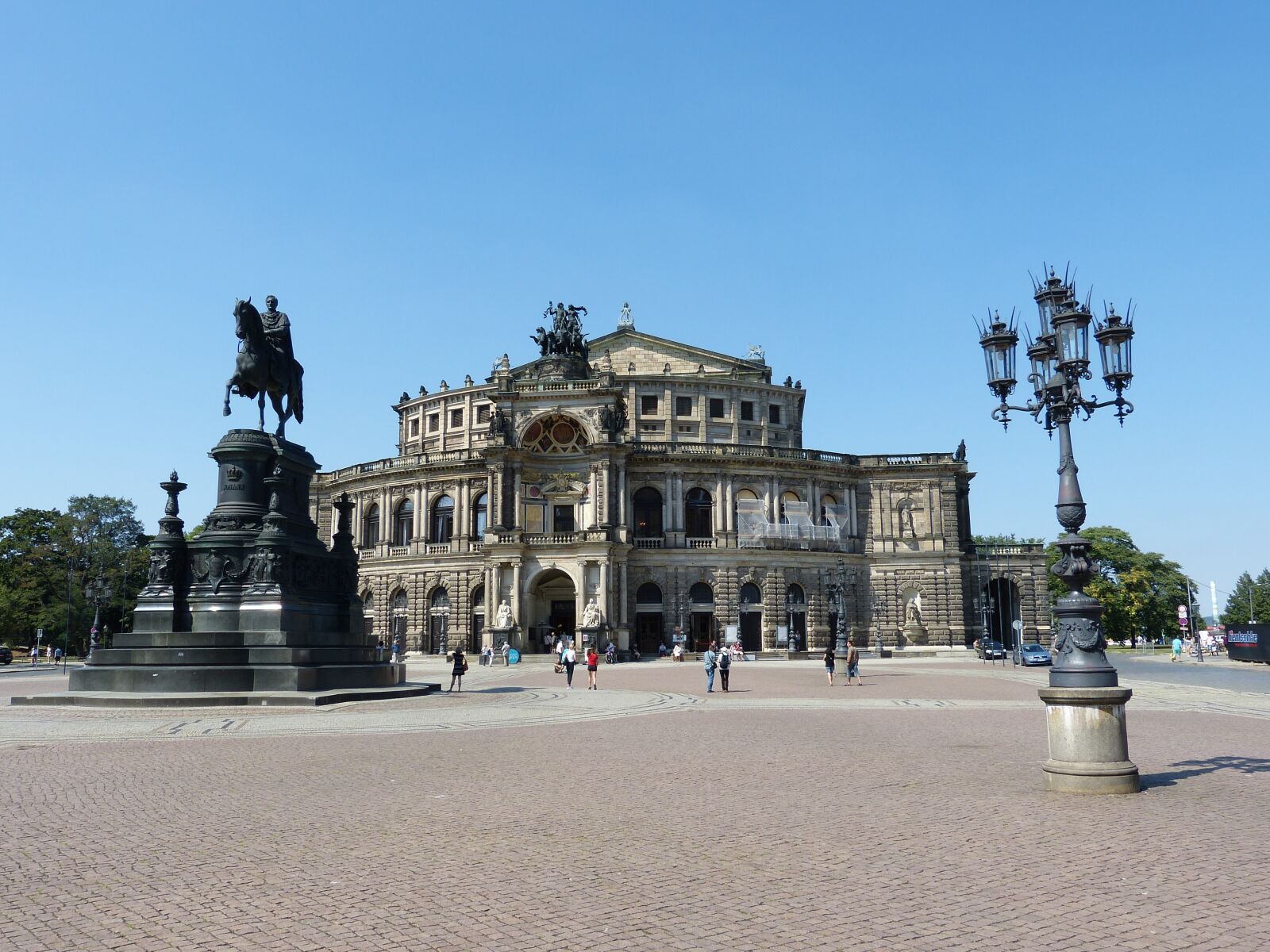 Panasonic Lumix DMC-FZ150 sample photo. Dresden semper opera, landmark photography