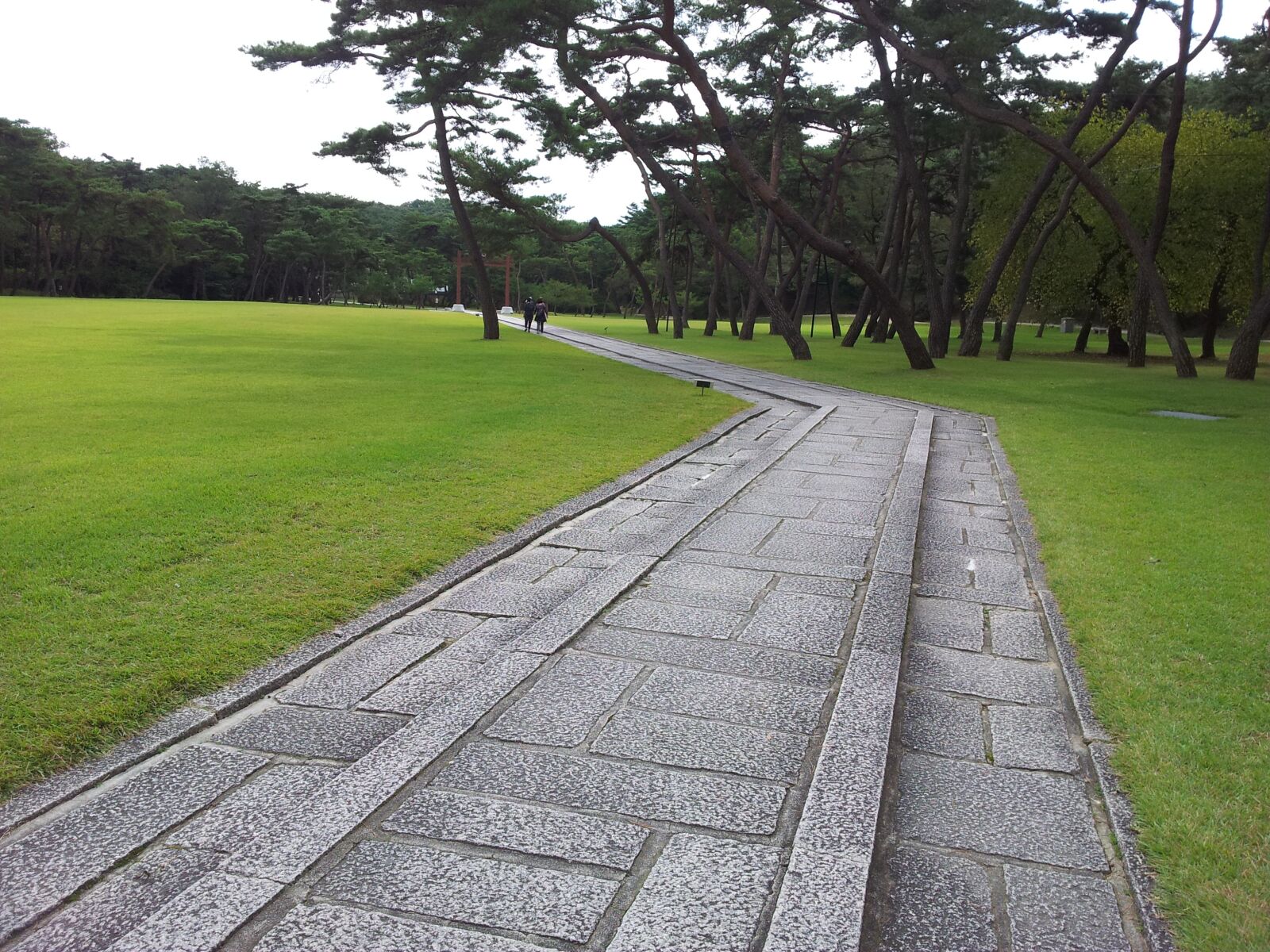 Samsung Galaxy S2 sample photo. Gil, stone, trails photography