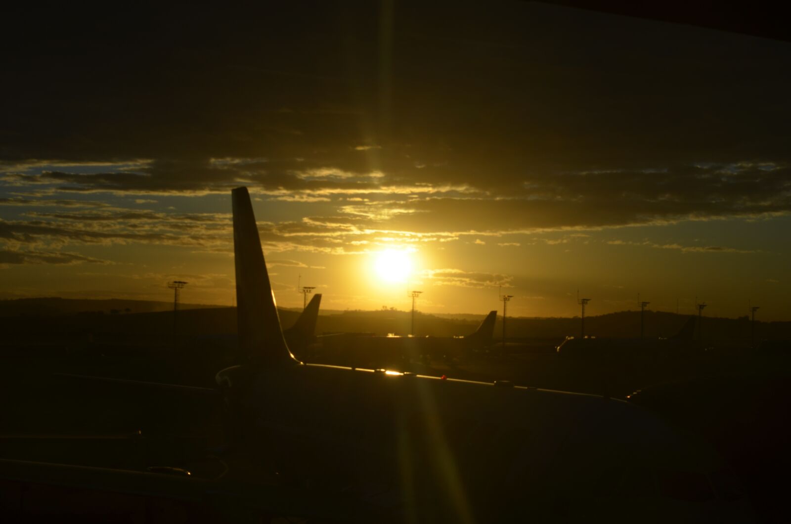 Nikon D5100 sample photo. Sunset, airport, guarulhos photography