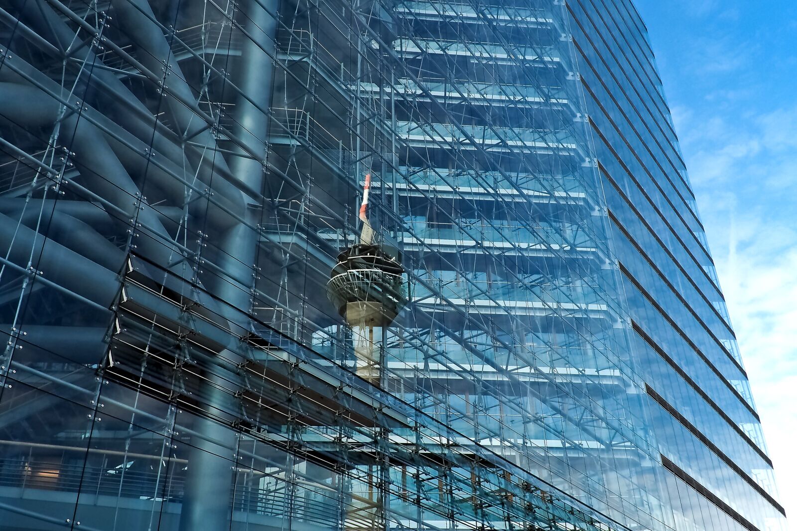 Olympus OM-D E-M10 sample photo. Architecture, modern, building photography