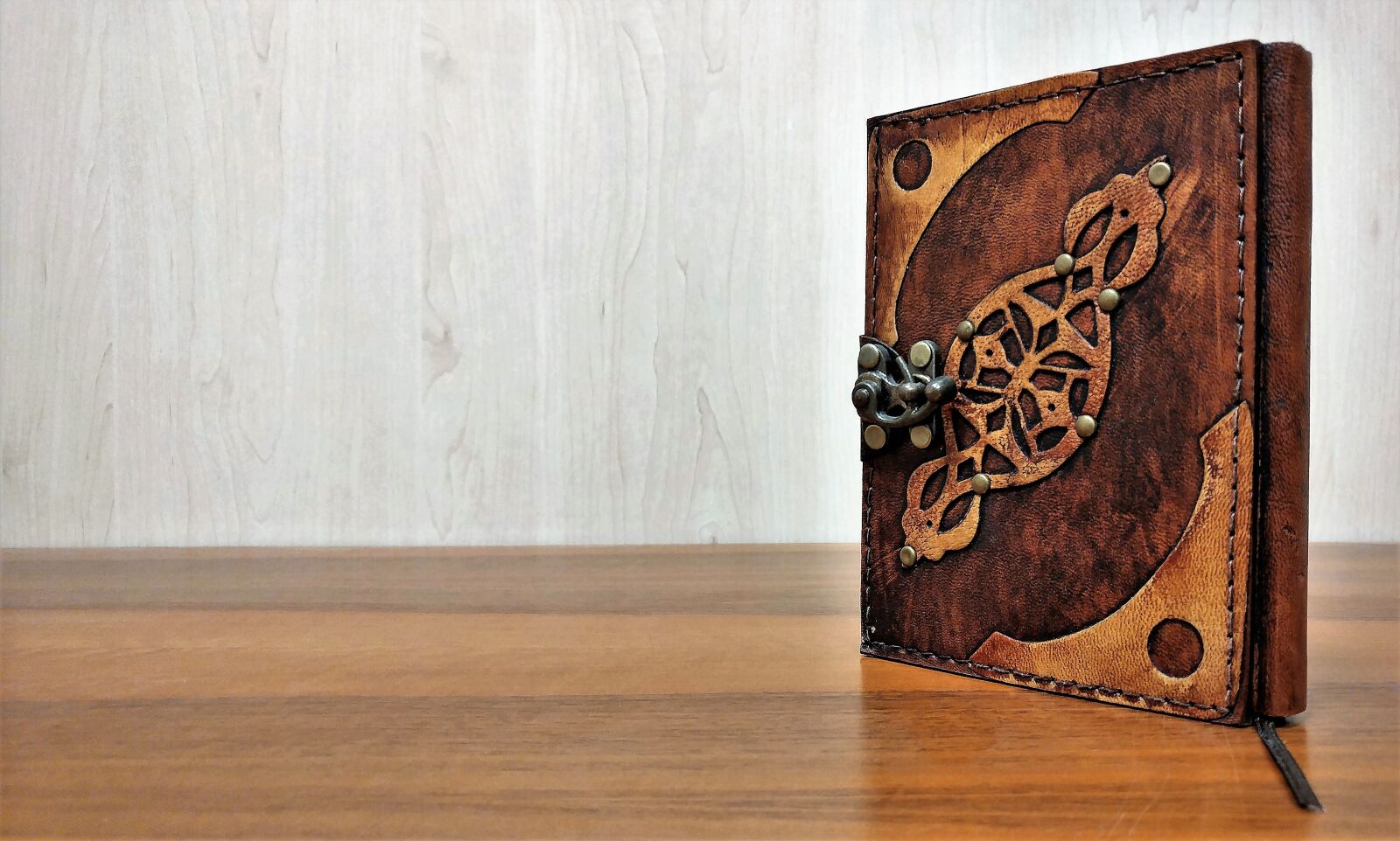 LG G5 sample photo. Wallpaper, book, album photography