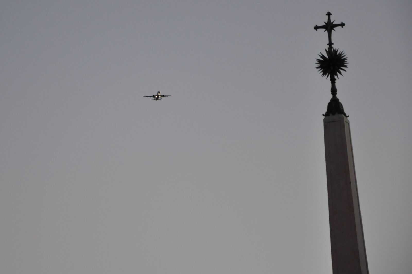 Nikon D90 sample photo. Portugal, lisbona, the plane photography