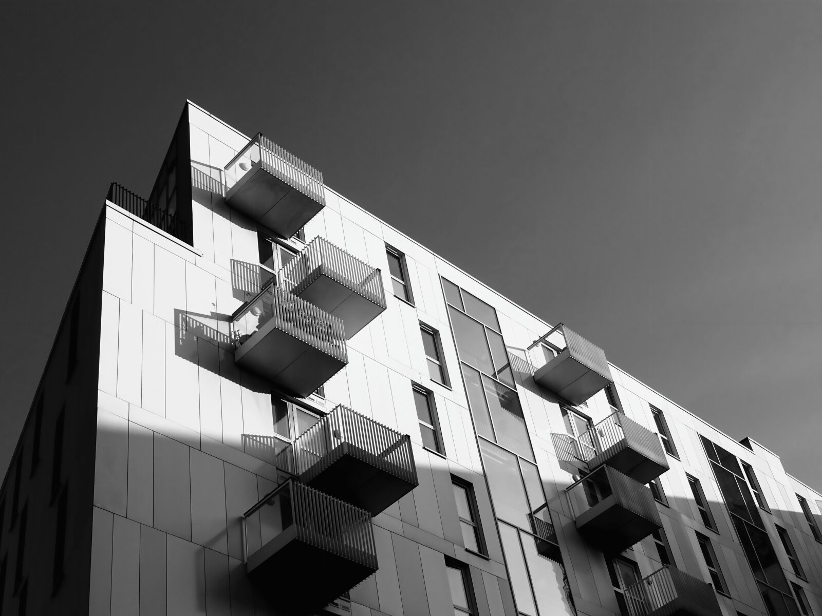 Sony DSC-HX60 sample photo. Architectural, design, architecture, black photography