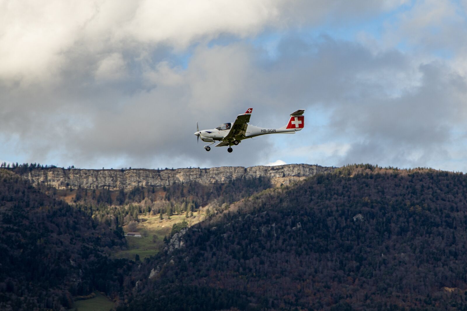 Canon EOS R sample photo. Aircraft, wandflue, diamond da40 photography