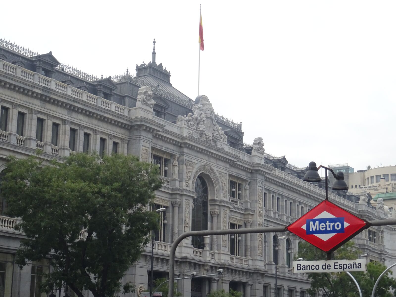 Sony DSC-HX60 sample photo. Spain, madrid, metro photography