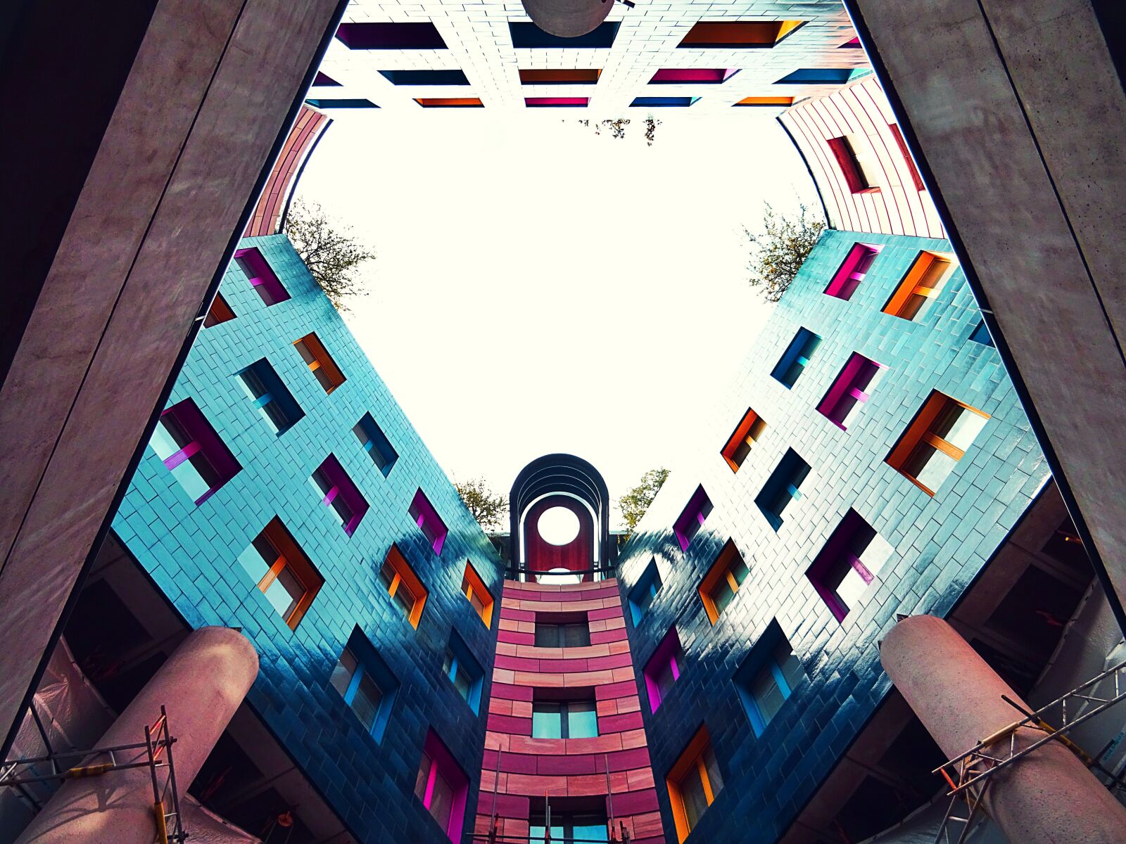 Sony DSC-HX60 sample photo. Architecture, building, colorful, colourful photography