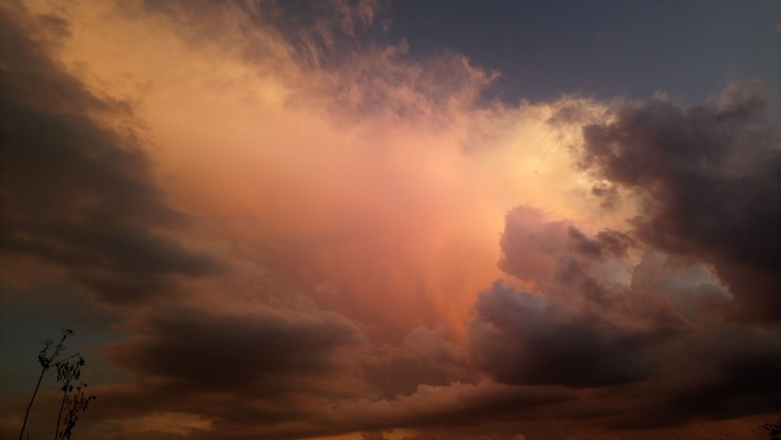 Sony Xperia XA1 Ultra sample photo. Clouds, sunset, dark photography