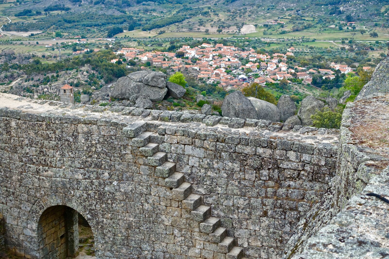 Sony Cyber-shot DSC-RX100 III sample photo. Wall, stairs, fortification photography