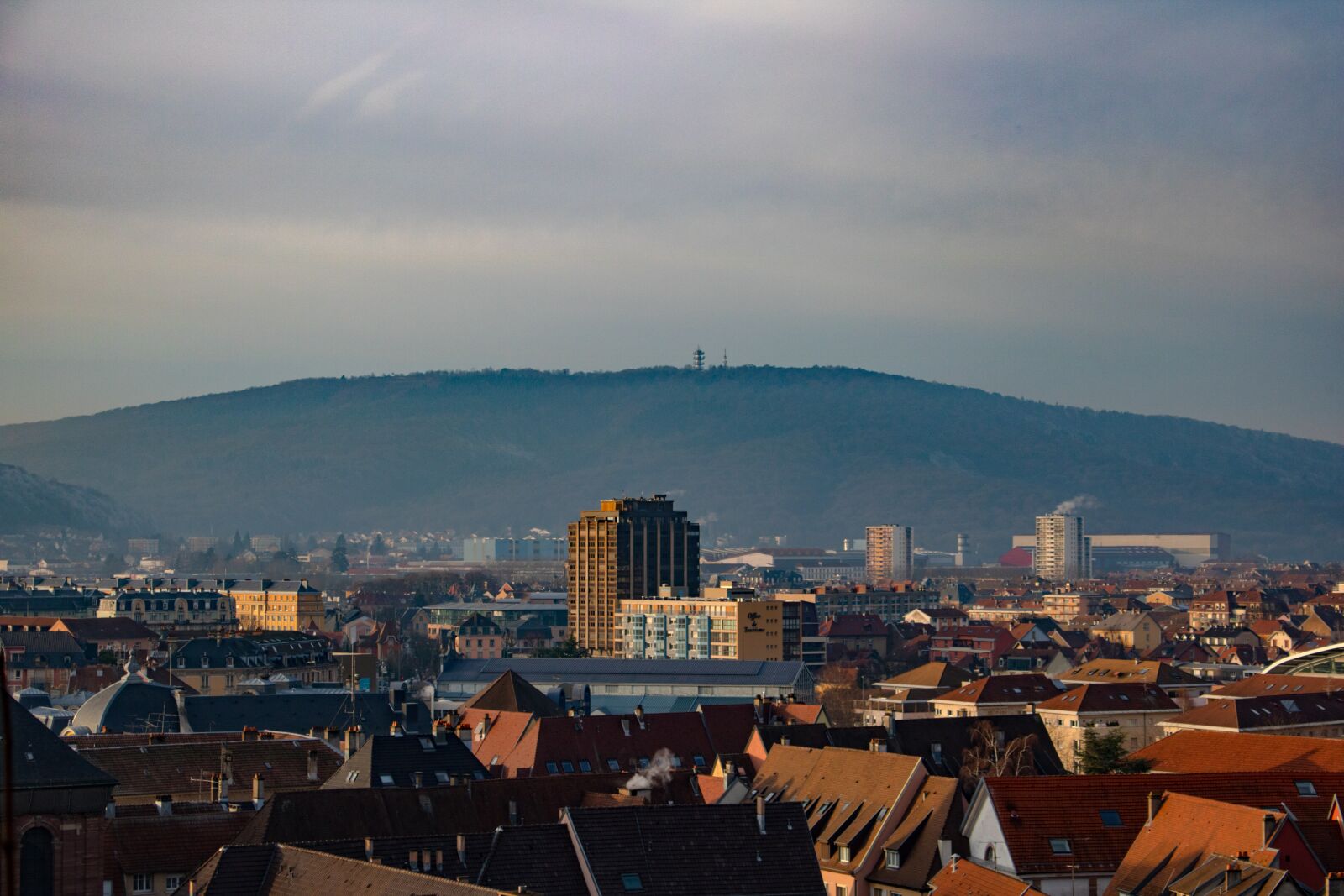 Canon EOS 750D (EOS Rebel T6i / EOS Kiss X8i) sample photo. Belfort, city, cloud photography