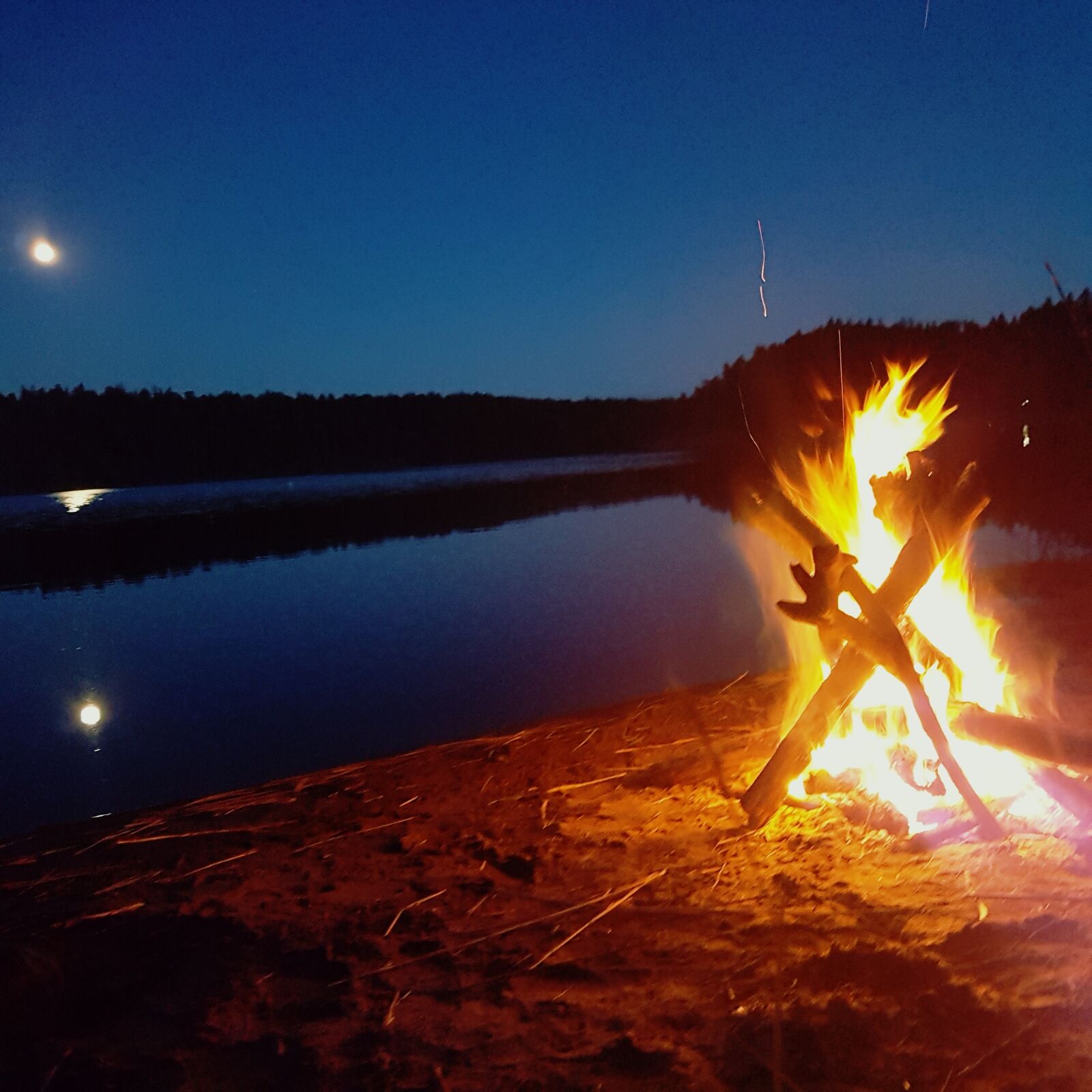 Samsung Galaxy S7 sample photo. Bonfire, campfire, fire, lake photography
