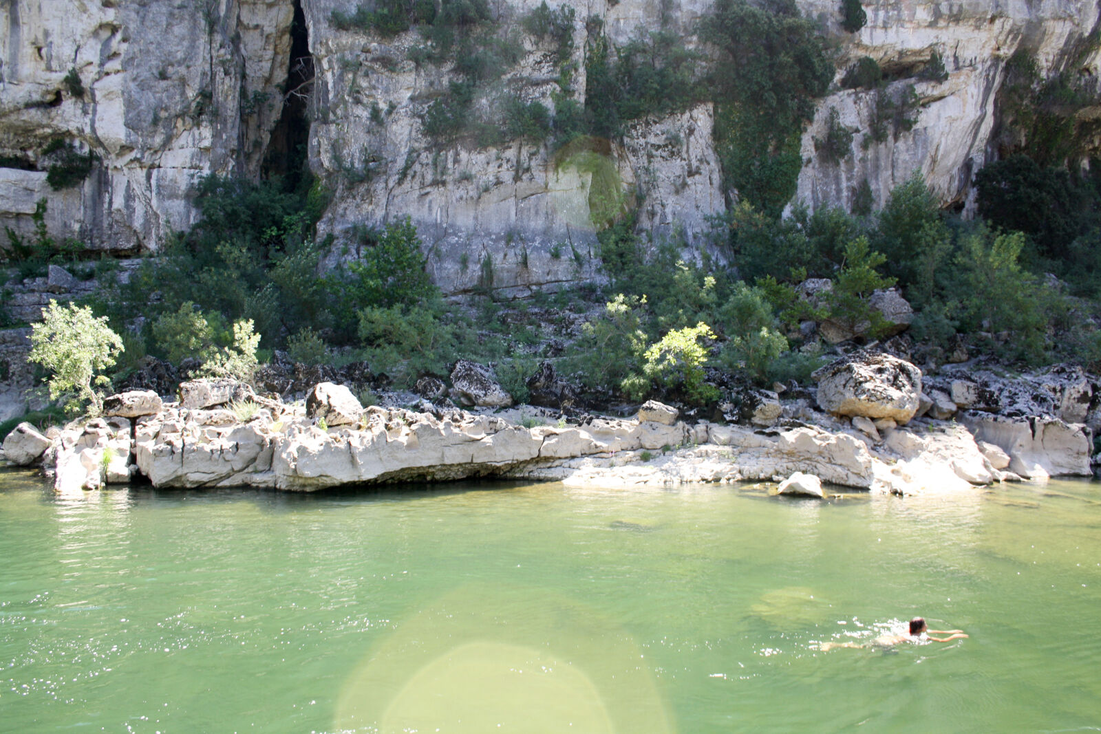 Canon EOS 1000D (EOS Digital Rebel XS / EOS Kiss F) sample photo. Ardeche, france, holidays, river photography