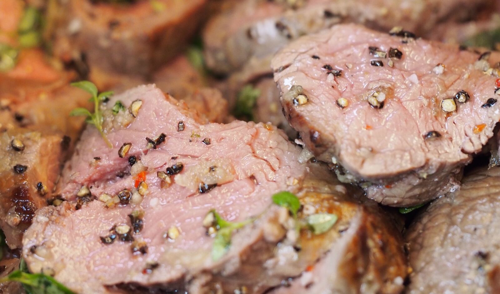 Olympus OM-D E-M5 sample photo. Fillet of beef, roasted photography