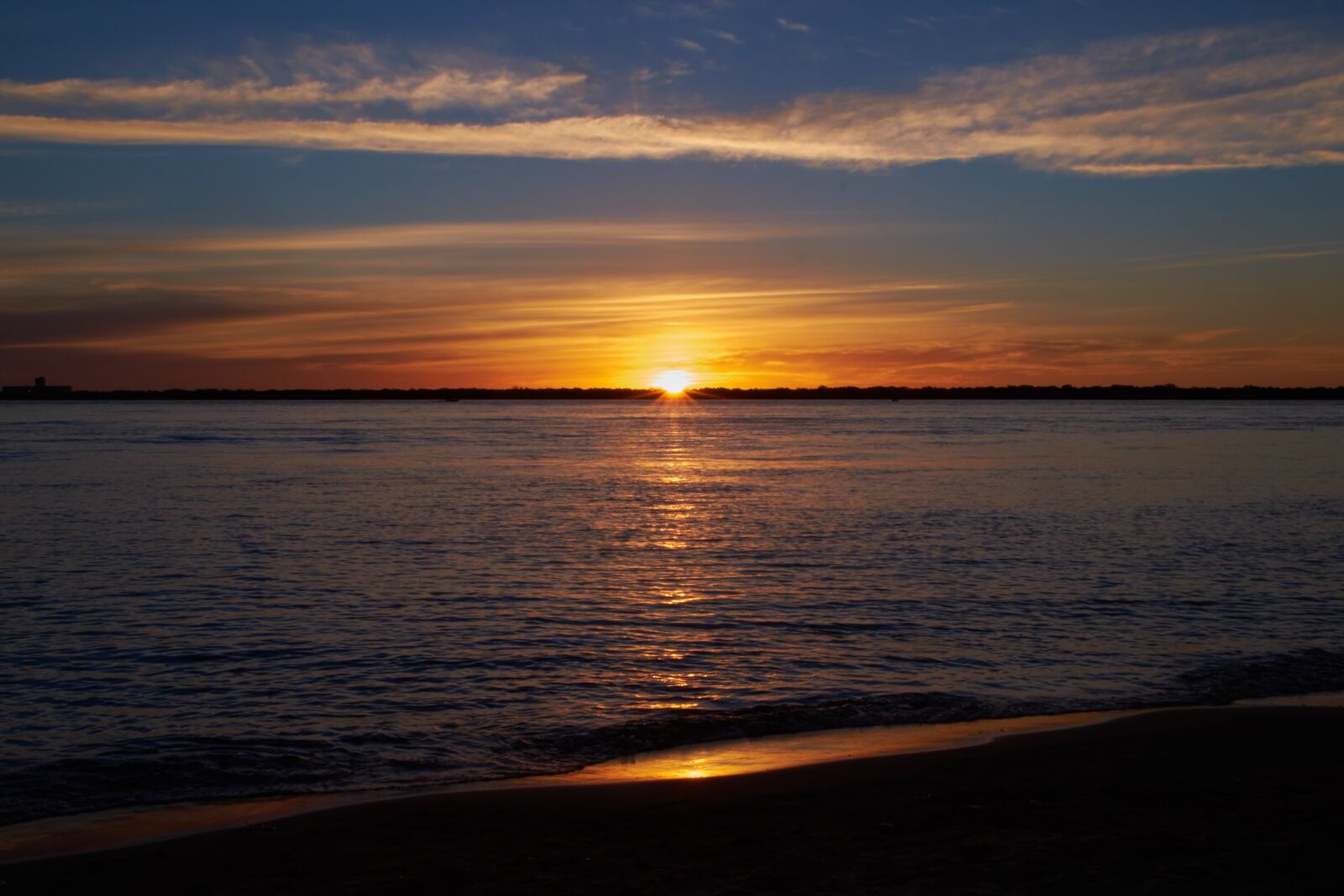 Fujifilm X-T1 sample photo. River, rio parana, landscape photography