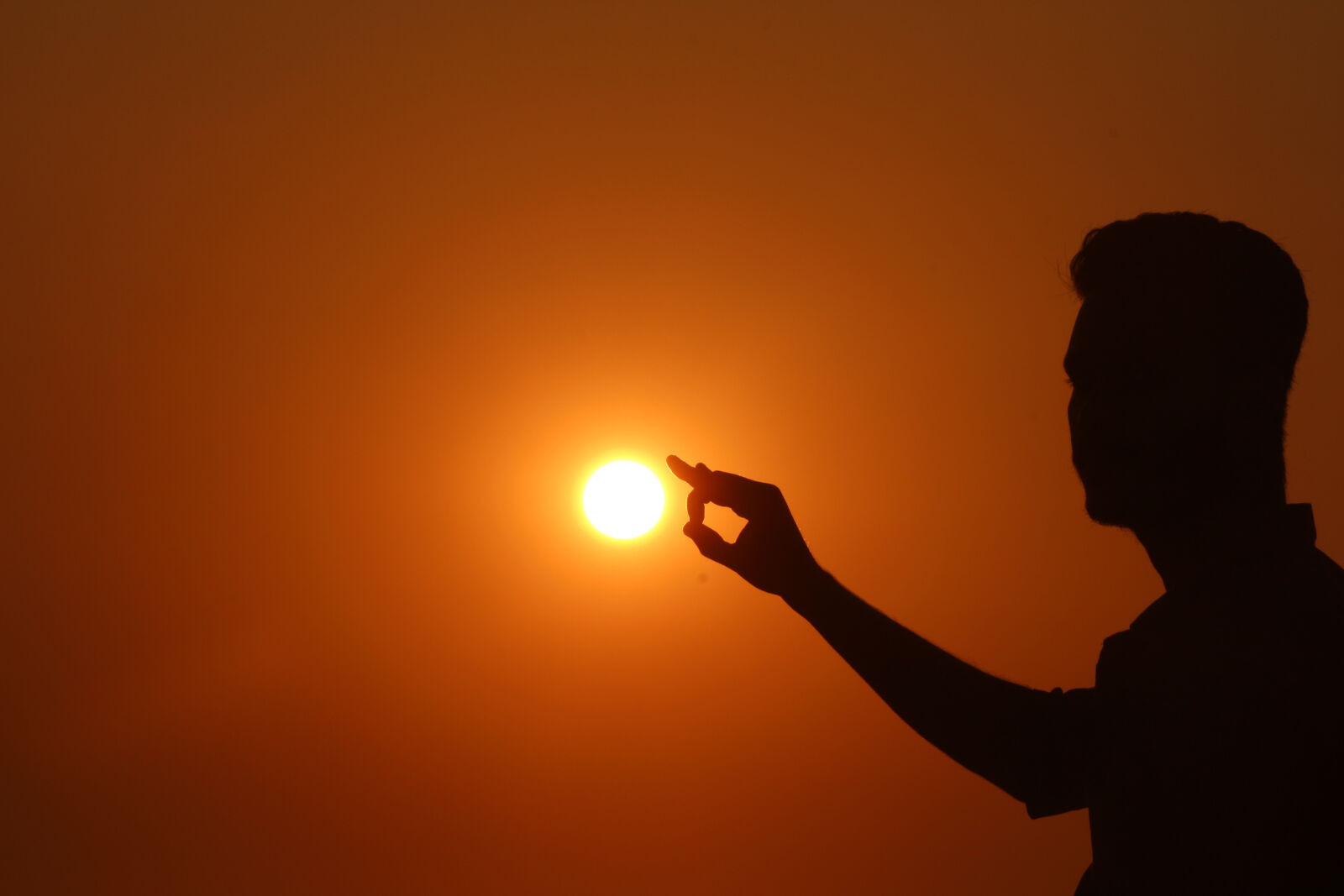 Canon EOS 700D (EOS Rebel T5i / EOS Kiss X7i) sample photo. Silhouette, of, woman, against photography