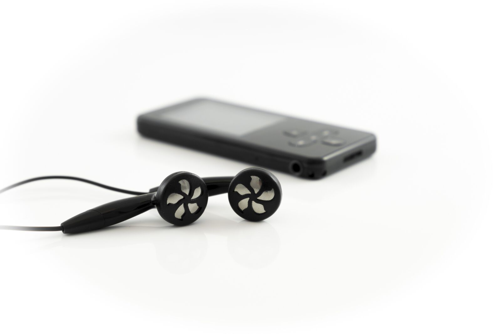 Fujifilm XF 18-55mm F2.8-4 R LM OIS sample photo. Headphones, in-ear, mp3 photography