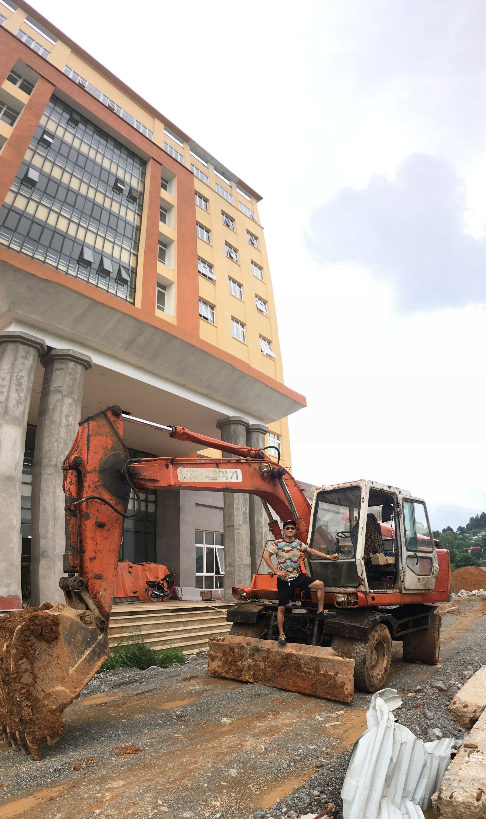 Apple iPhone 6s sample photo. Home, may, nguoi photography