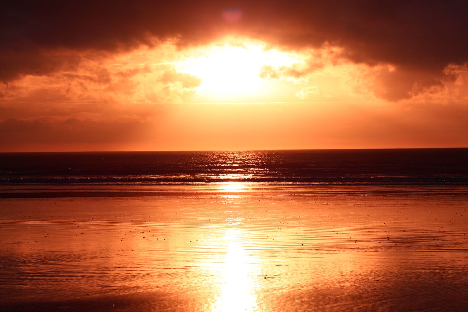 Canon EOS 700D (EOS Rebel T5i / EOS Kiss X7i) sample photo. Shine, beach, reflection photography