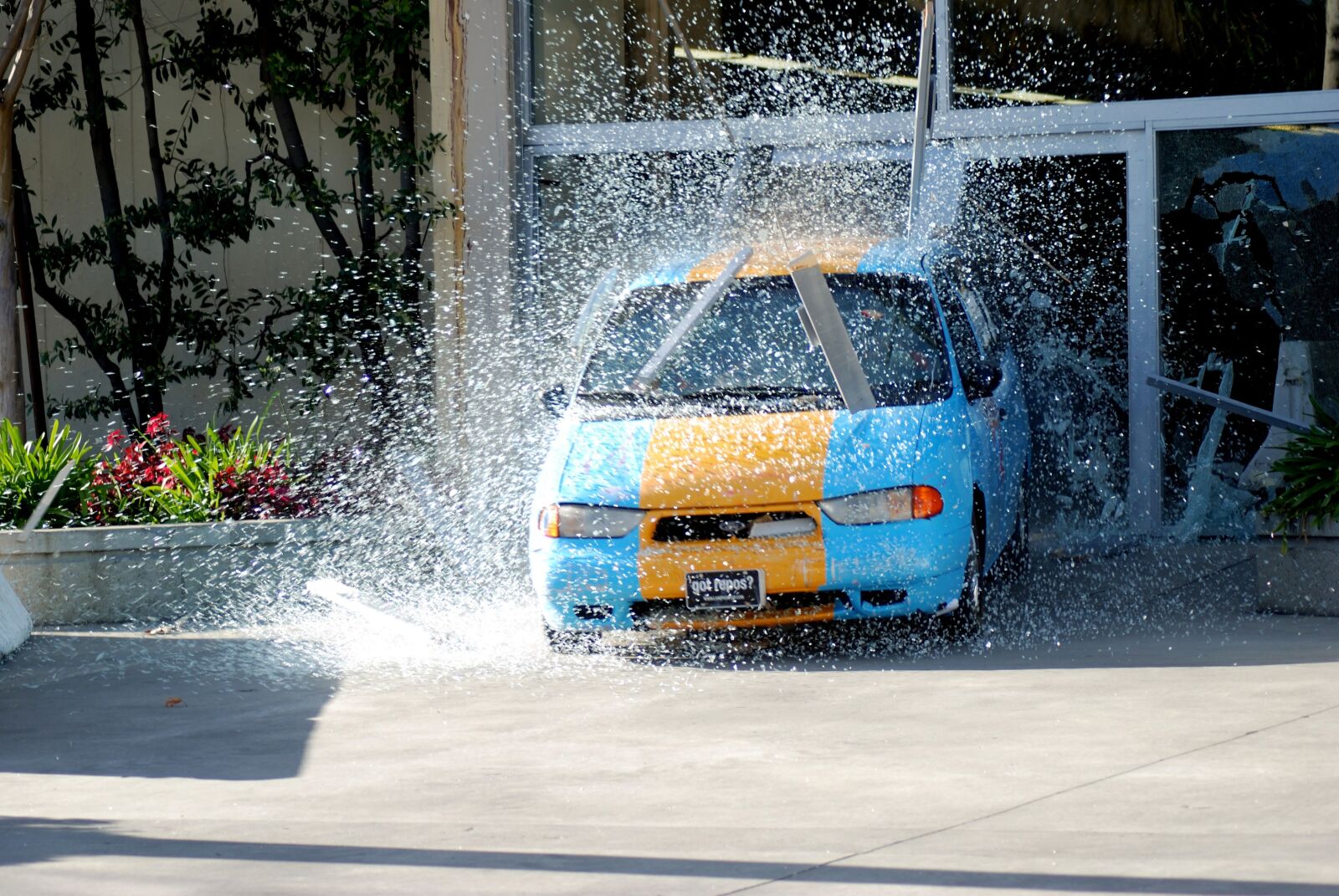 Nikon D80 sample photo. Fail, car crash, accident photography